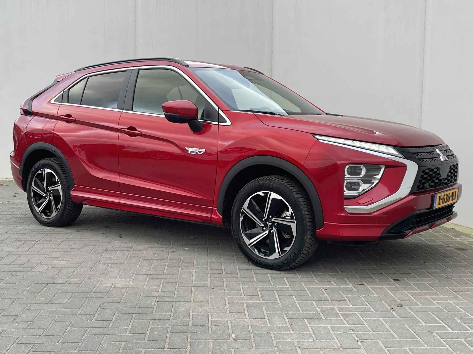 Mitsubishi Eclipse Cross 2.4 PHEV Executive / All Season Banden / Cruise Control Adaptief / Rondomzicht Camera / Navigatie / Apple carplay/Android auto / - 19/38