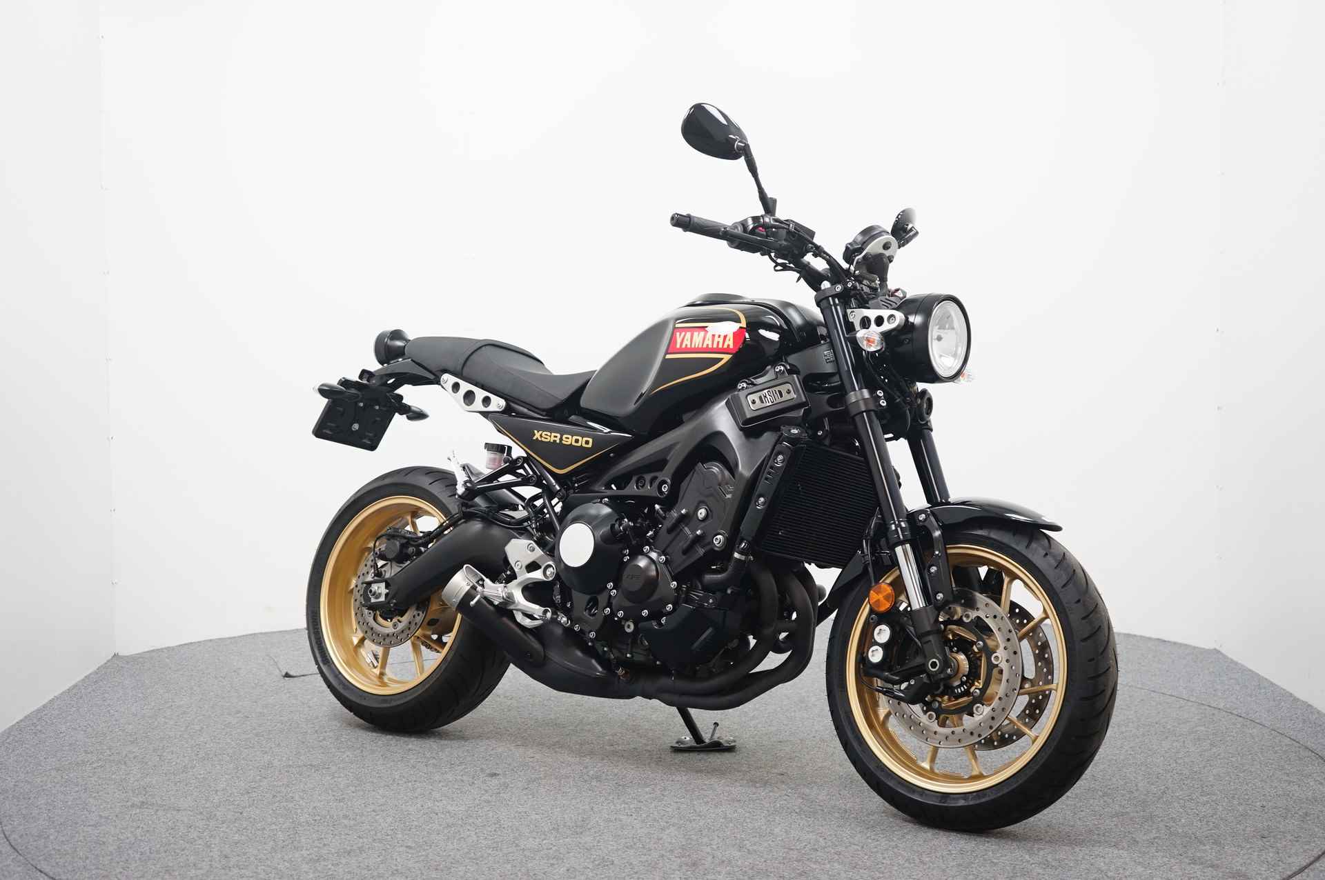 Yamaha XSR 900 - 2/13