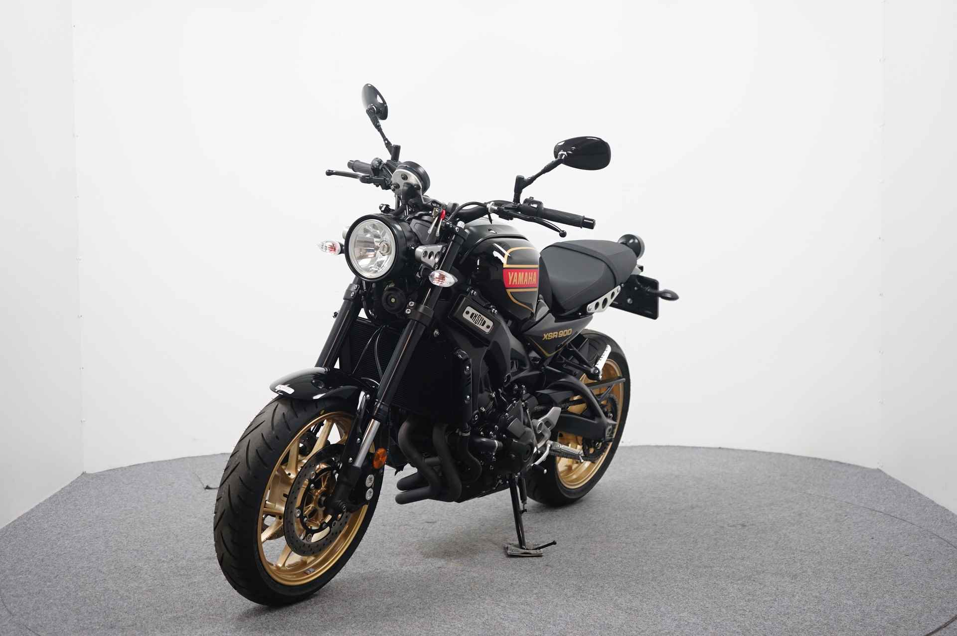 Yamaha XSR 900 - 4/13