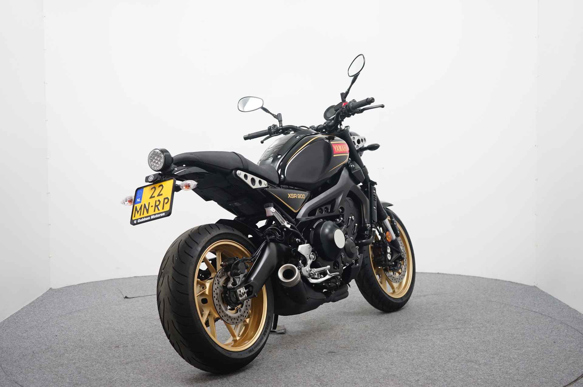 Yamaha XSR 900 - 8/13