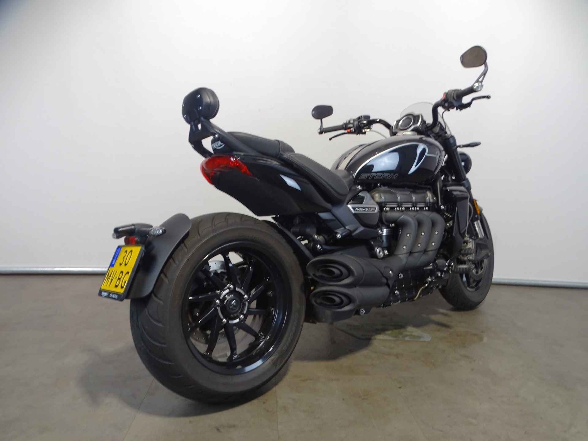 Triumph ROCKET III STORM GT - 9/9