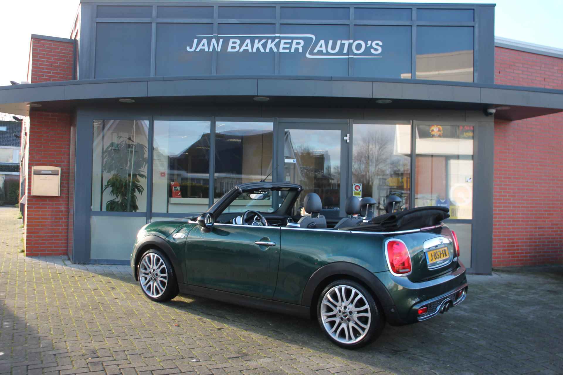 MINI Cabrio 2.0 Cooper S Chili Serious Business ✅Camera✅ stoel verwarming ✅ 192PK ✅ - 4/25