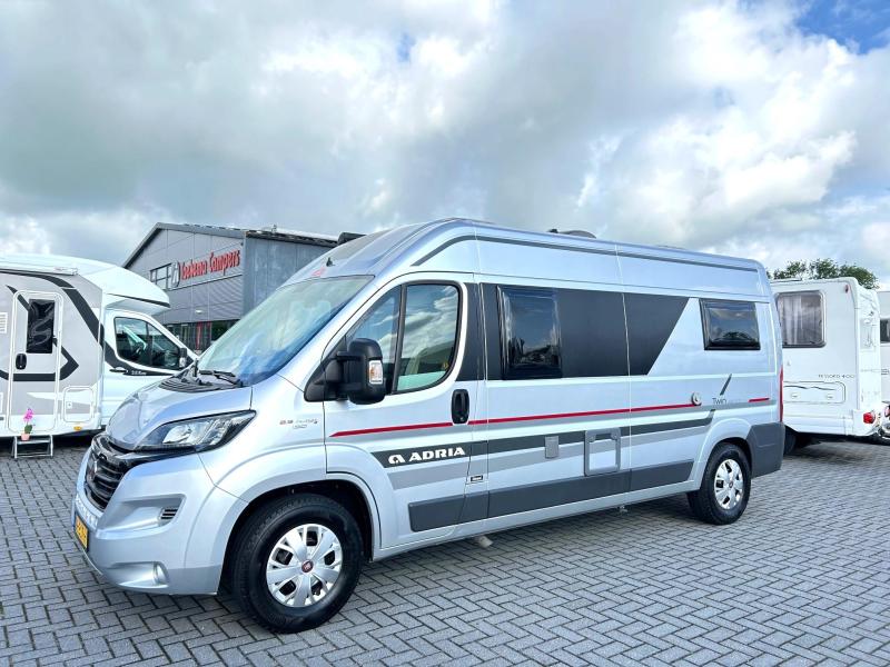 Adria Twin 600 SLT enkele-bedden/automaat/6m