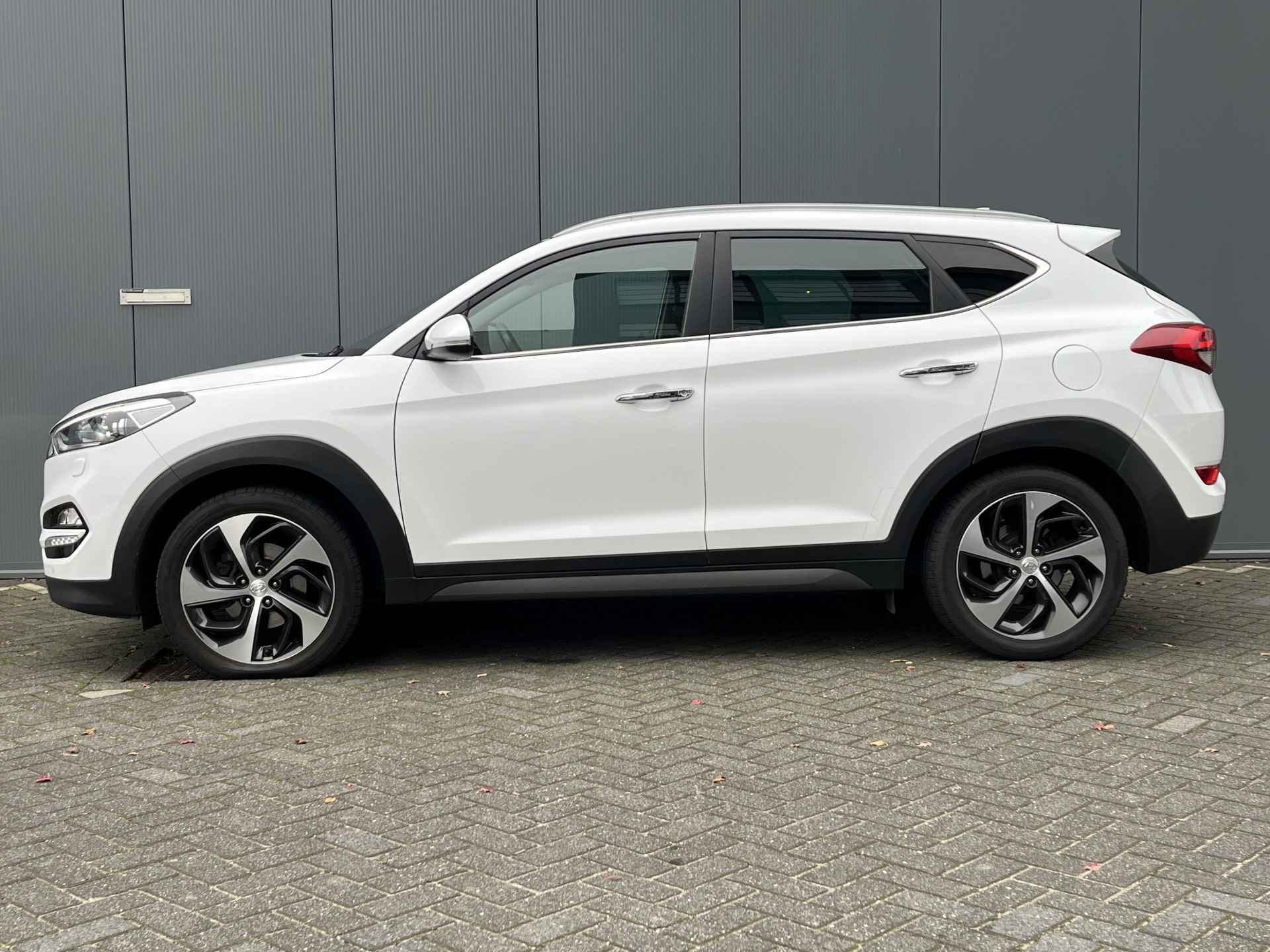 Hyundai Tucson 1.6 T-GDi 177pk Premium | Leder | Trekhaak | Stoelverwarming | Cruise controle | LED koplampen | 19'' velgen | Stoelventilatie - 3/36