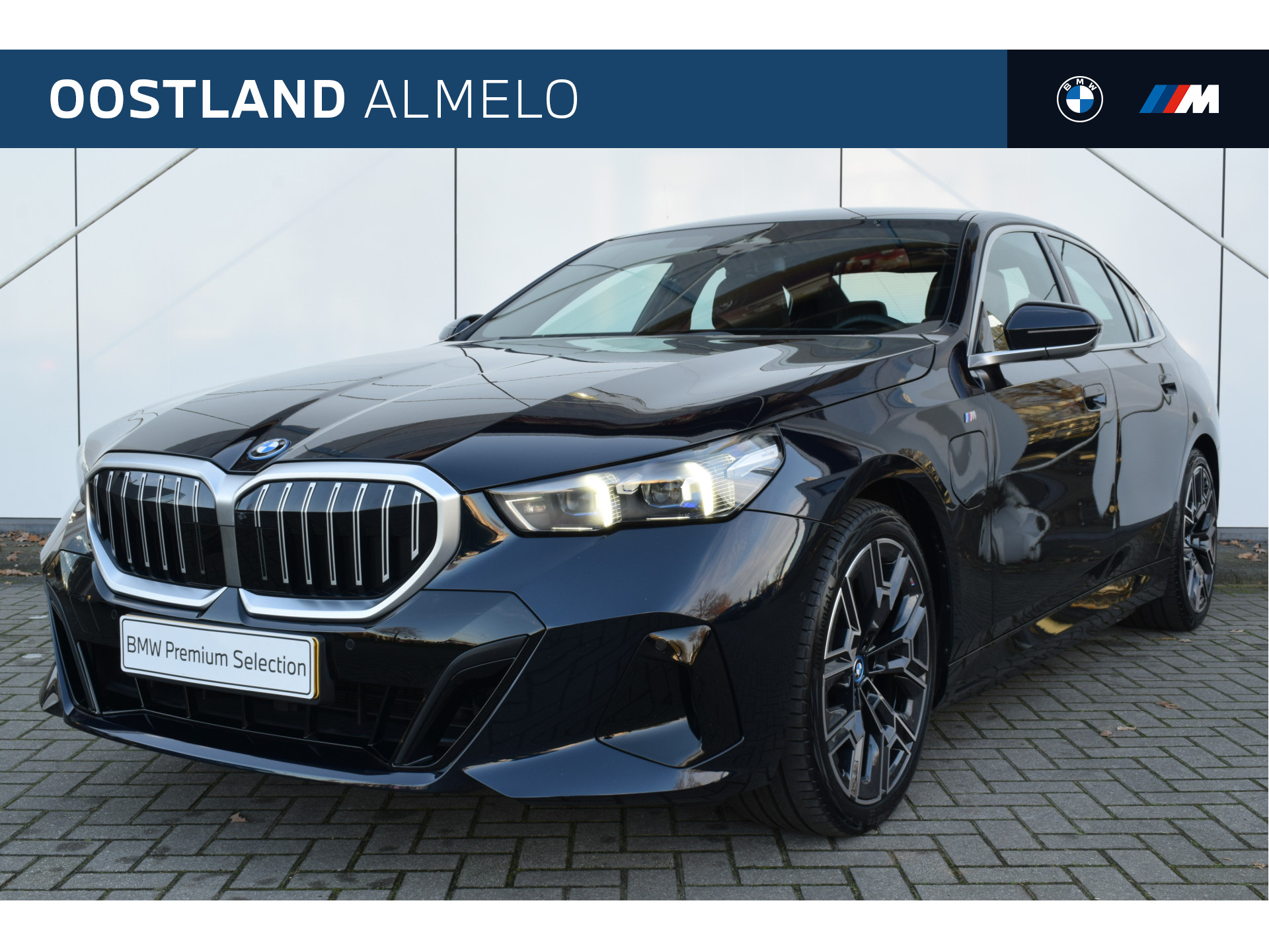 BMW 5 Serie 530e High Executive M Sport Automaat / Panoramadak / Trekhaak / Adaptieve LED / Parking Assistant Professional / Harman Kardon / Live Cockpit Professional