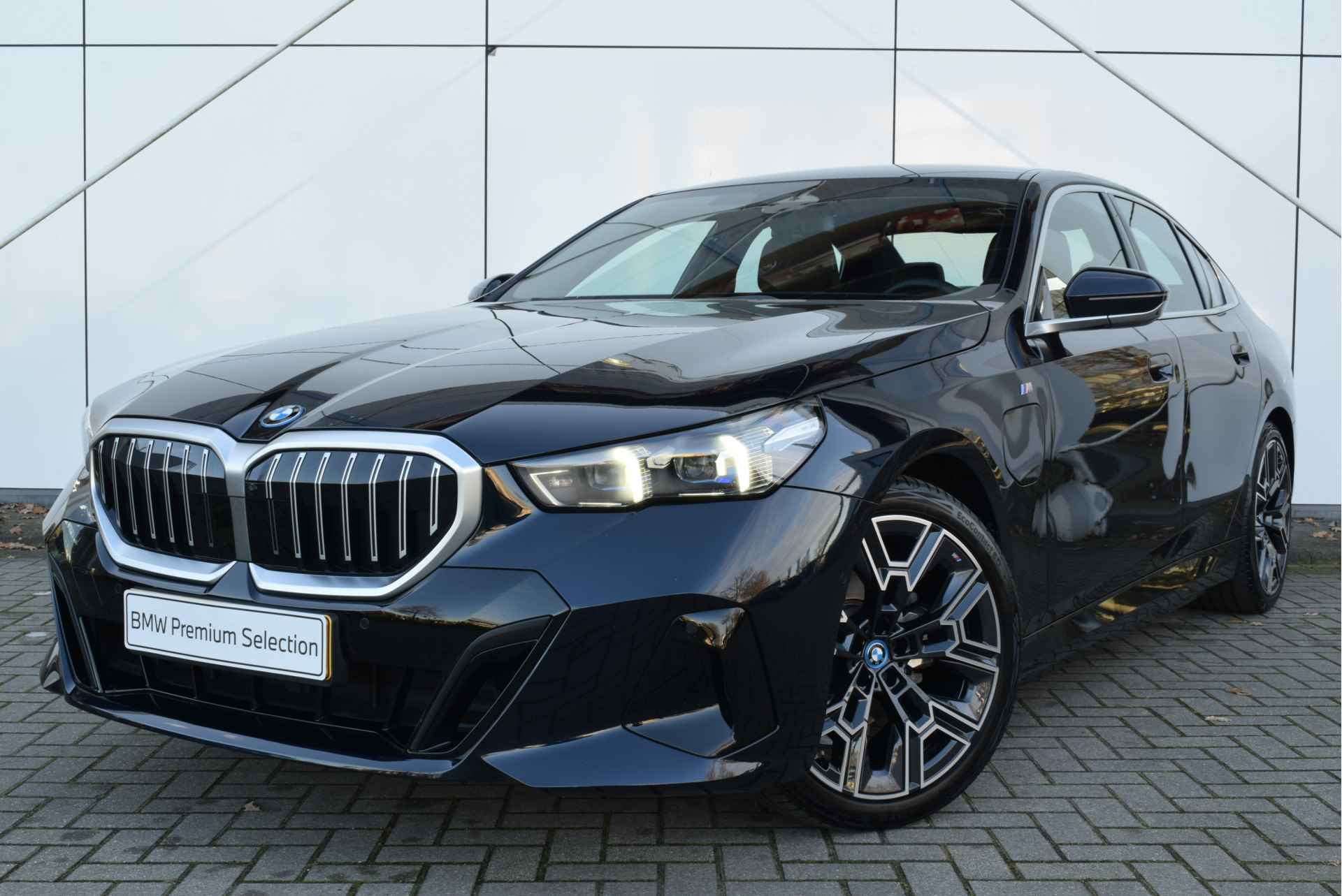 BMW 5 Serie 530e High Executive M Sport Automaat / Panoramadak / Trekhaak / Adaptieve LED / Parking Assistant Professional / Harman Kardon / Live Cockpit Professional - 35/35