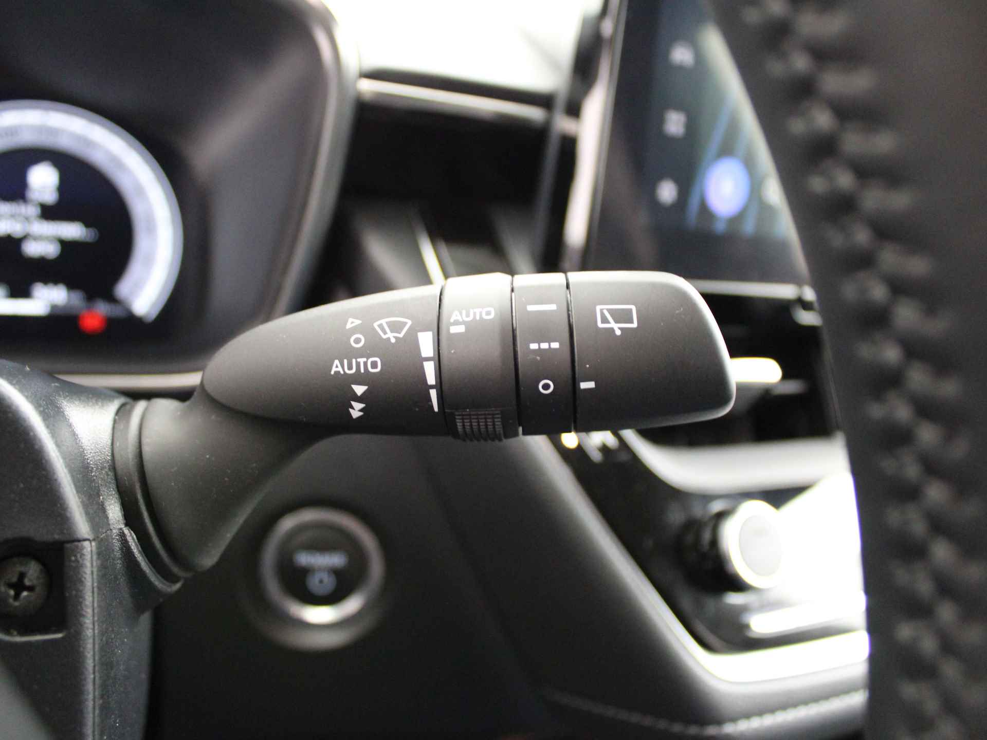 Toyota Corolla Touring Sports Hybrid 200 Business Plus | PDC | Camera | Apple Carplay & Android Auto | Adap. Cruise control | Stoelverwarming | - 24/48