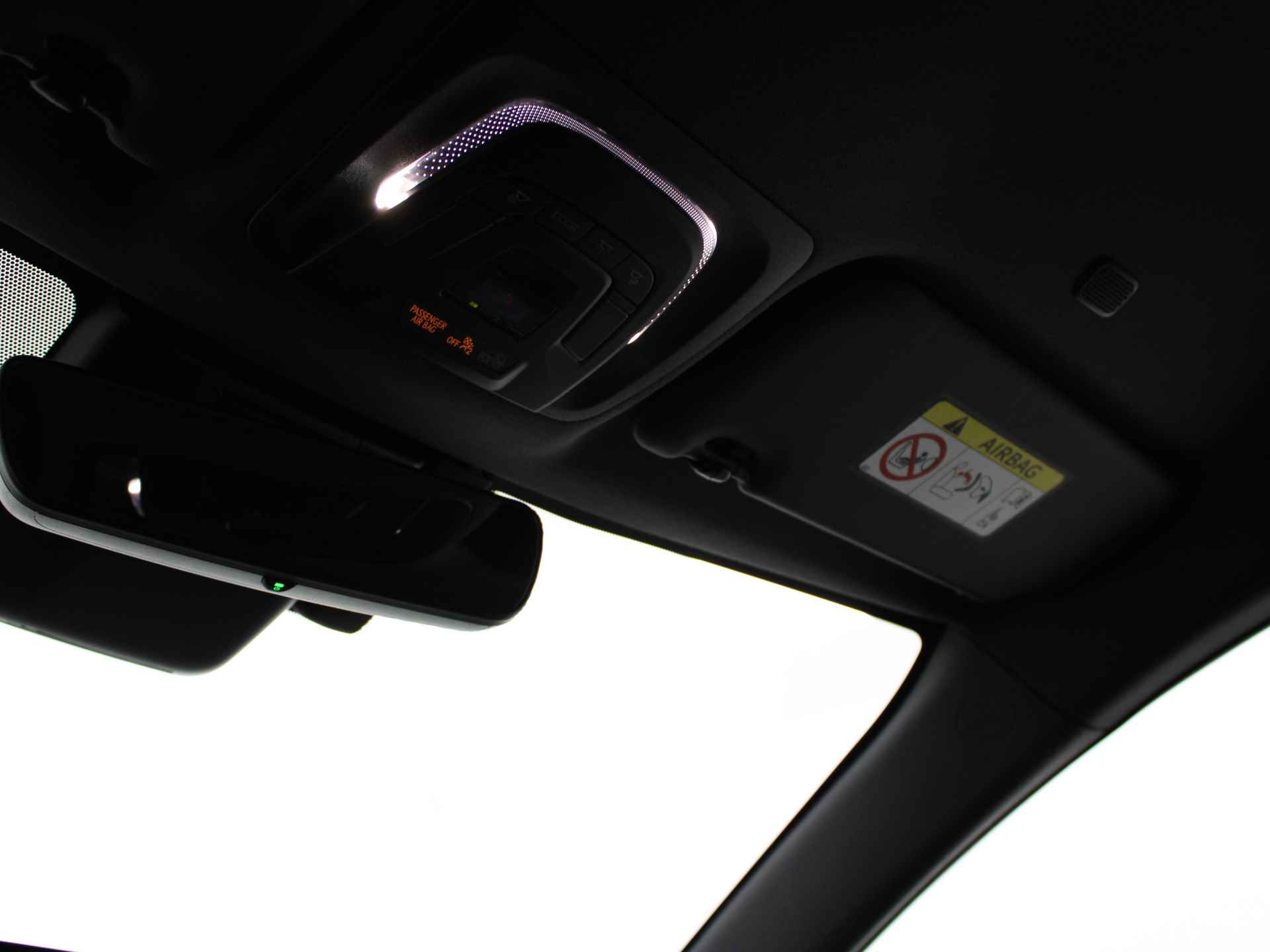 Toyota Corolla Touring Sports Hybrid 200 Business Plus | PDC | Camera | Apple Carplay & Android Auto | Adap. Cruise control | Stoelverwarming | - 31/48