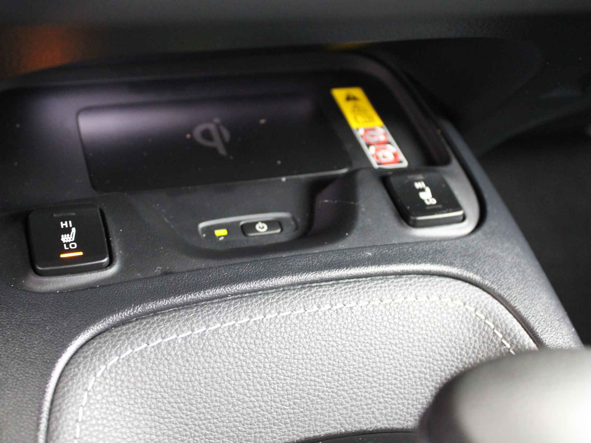 Toyota Corolla Touring Sports Hybrid 200 Business Plus | PDC | Camera | Apple Carplay & Android Auto | Adap. Cruise control | Stoelverwarming | - 33/48