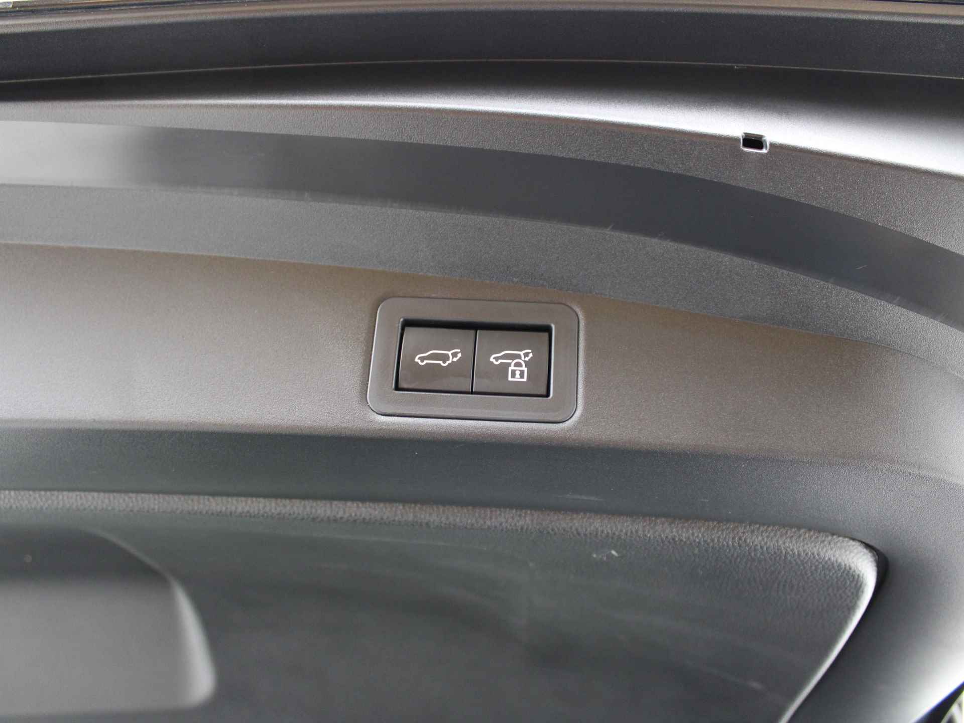 Toyota Corolla Touring Sports Hybrid 200 Business Plus | PDC | Camera | Apple Carplay & Android Auto | Adap. Cruise control | Stoelverwarming | - 35/48