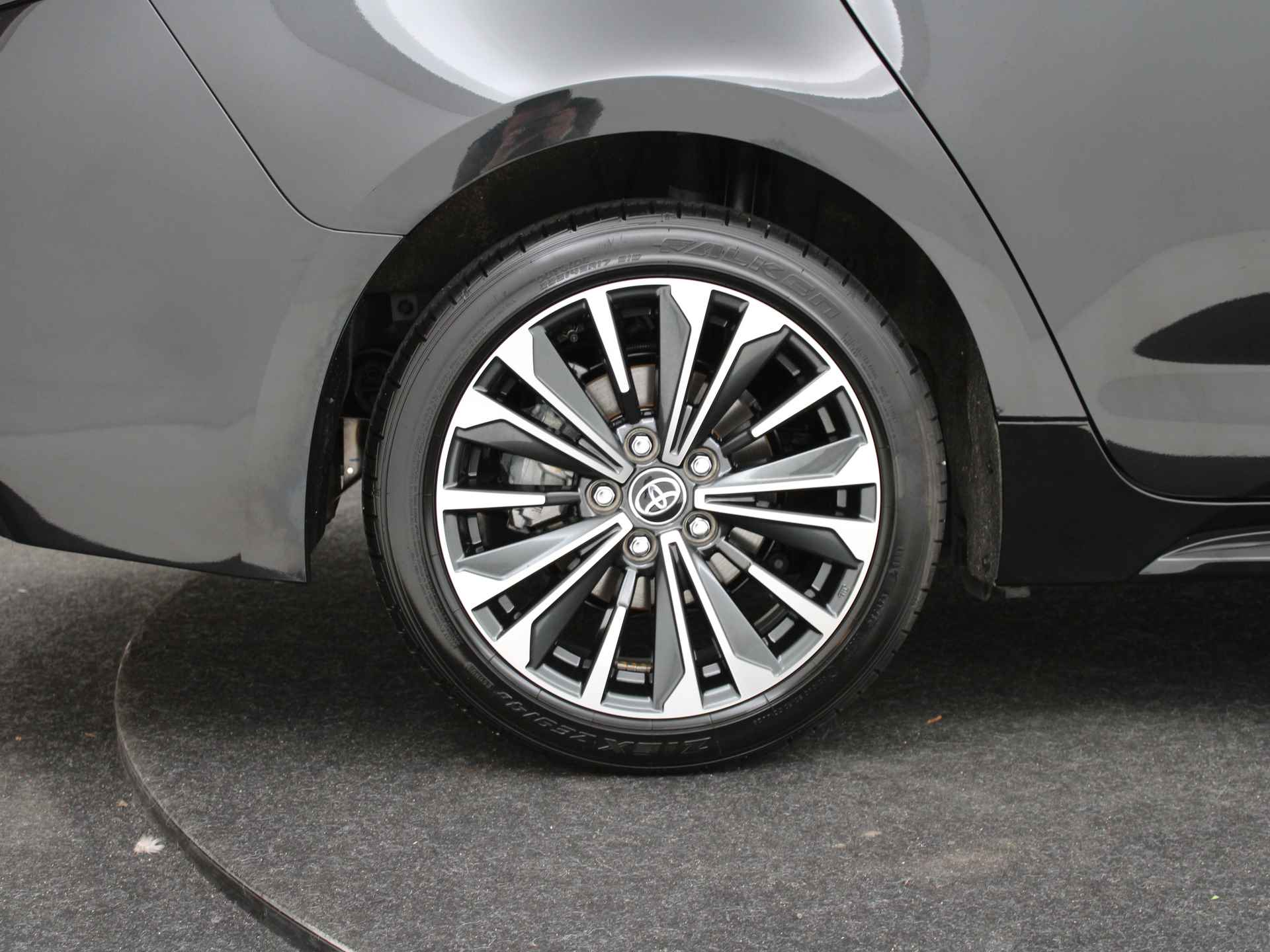 Toyota Corolla Touring Sports Hybrid 200 Business Plus | PDC | Camera | Apple Carplay & Android Auto | Adap. Cruise control | Stoelverwarming | - 40/48
