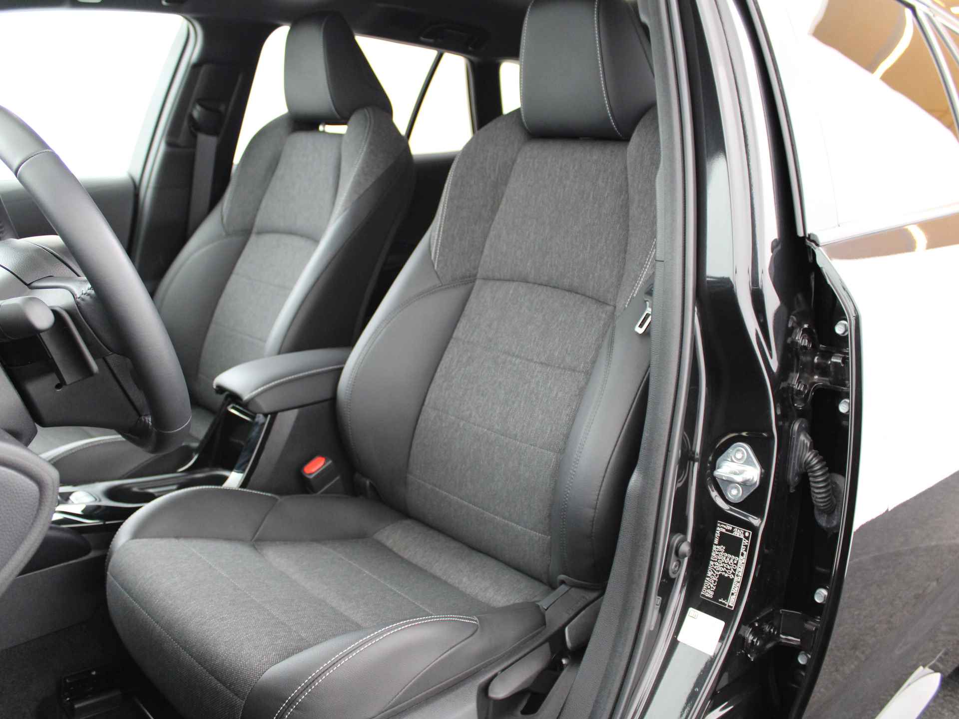 Toyota Corolla Touring Sports Hybrid 200 Business Plus | PDC | Camera | Apple Carplay & Android Auto | Adap. Cruise control | Stoelverwarming | - 46/48