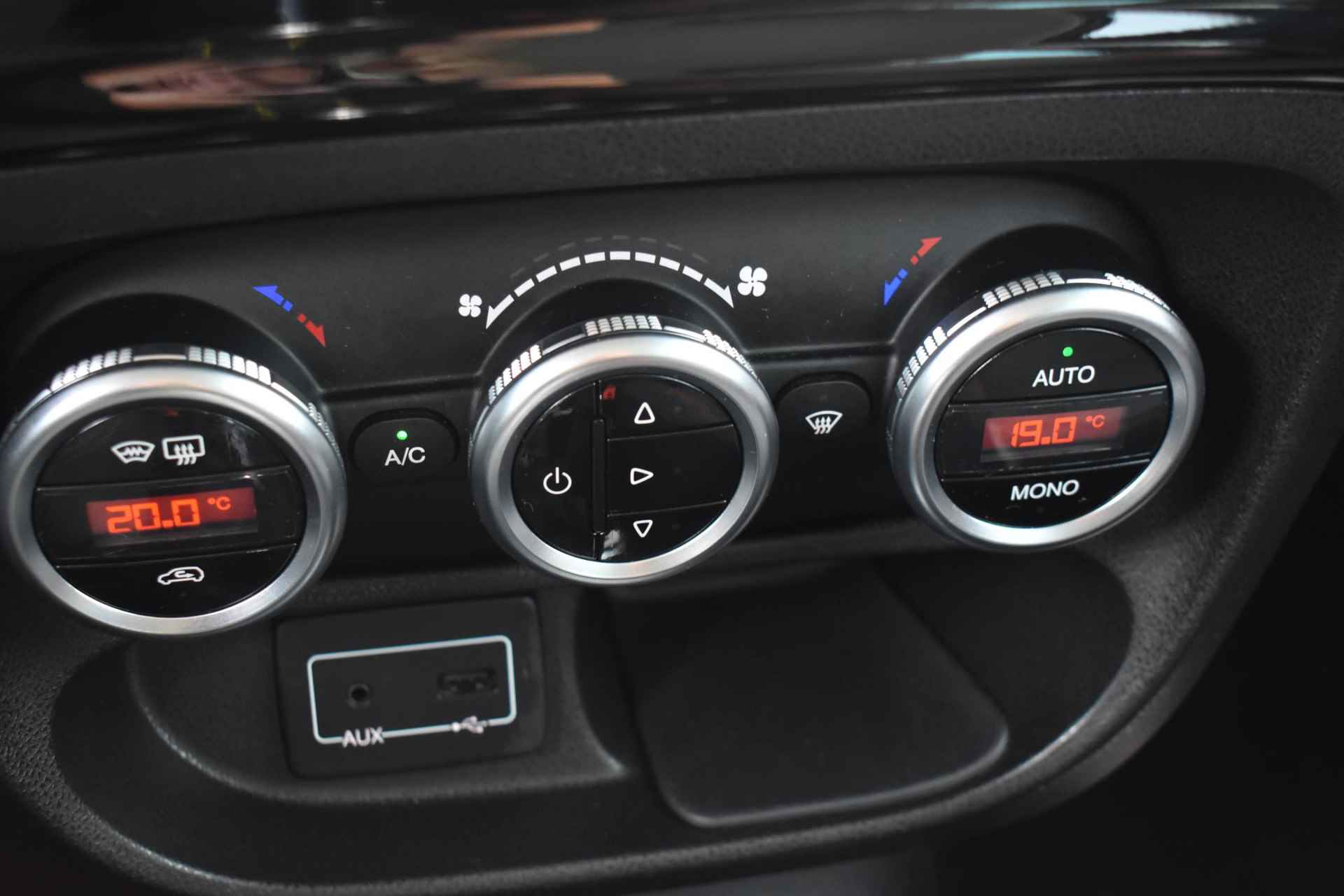 Fiat 500 L 0.9 TwinAir Trekking | Navigatie | Trekhaak | Bluetooth | Climate Control | Hoge Instap - 18/23