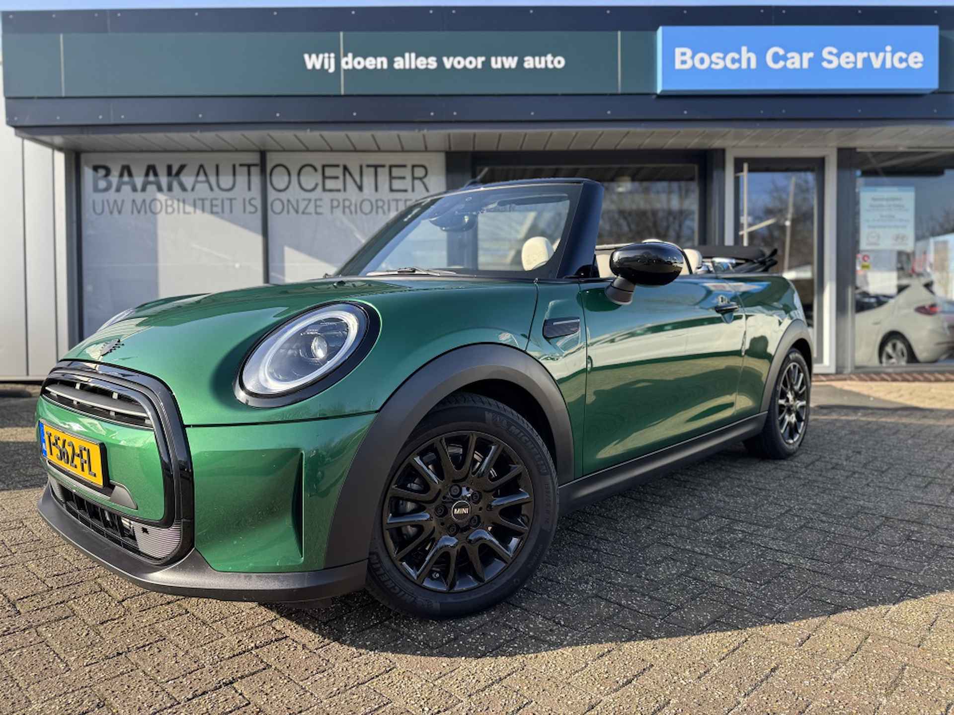 Mini Mini Cabrio 1.5 Cooper Classic | Cabrio | Carplay | Luxe Leder | - 2/24