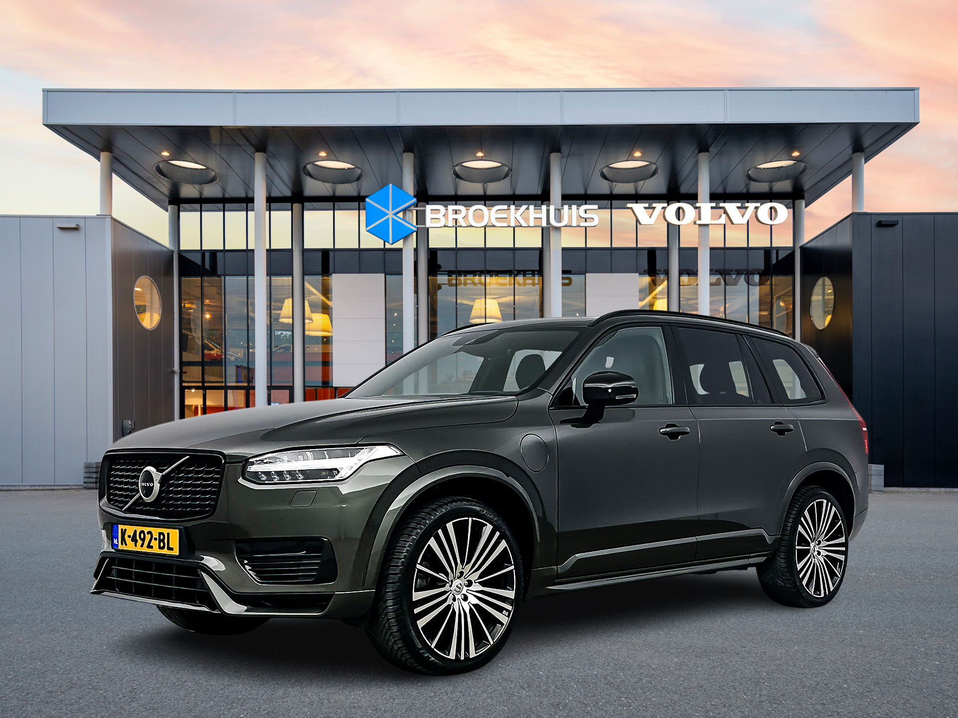 Volvo XC90 T8 Recharge AWD R-Design | 22" | Head-up | Panoramadak | Harman Kardon | 360 Camera | Trekhaak | Full LED | Stoel/stuur/achterba