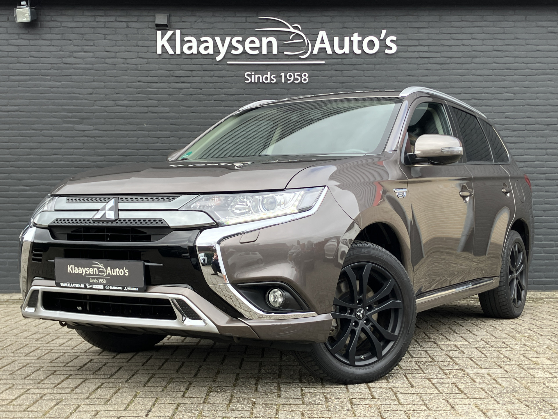 Mitsubishi Outlander 2.4 PHEV Intense+ 225 pk 4WD AUT. | 1e eigenaar | dealer onderhouden | trekhaak | navigatie | camera