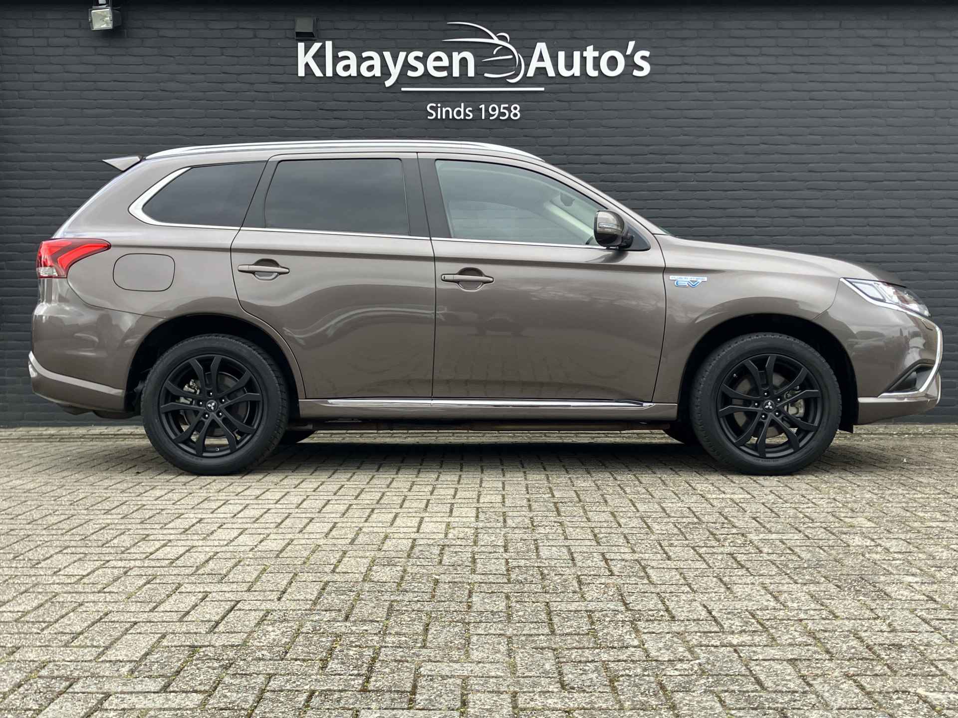 Mitsubishi Outlander 2.4 PHEV Intense+ 225 pk 4WD AUT. | 1e eigenaar | dealer onderhouden | trekhaak | navigatie | camera - 5/38