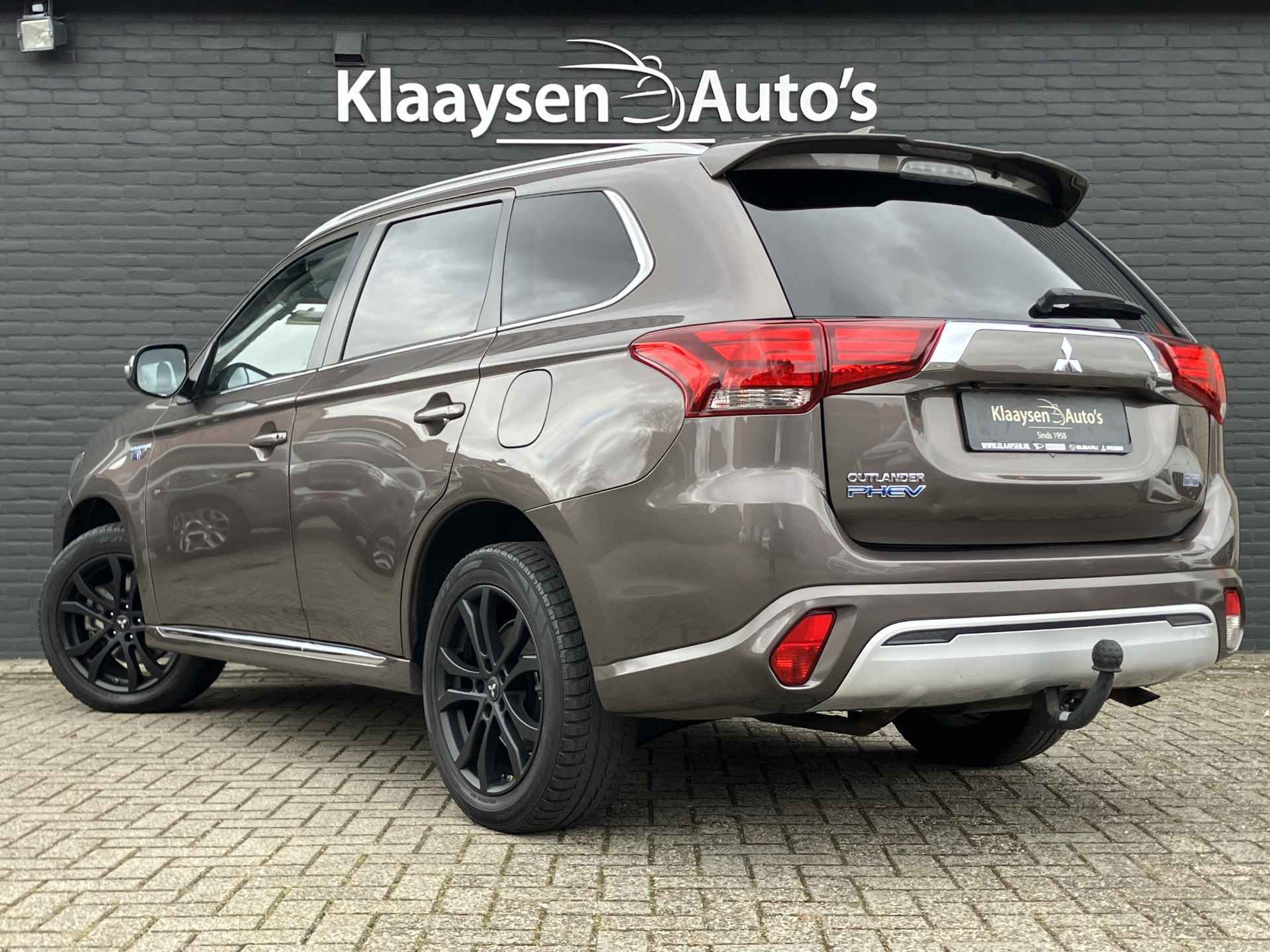 Mitsubishi Outlander 2.4 PHEV Intense+ 225 pk 4WD AUT. | 1e eigenaar | dealer onderhouden | trekhaak | navigatie | camera - 8/38