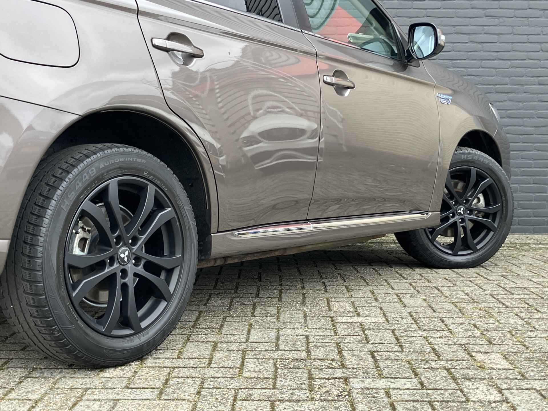 Mitsubishi Outlander 2.4 PHEV Intense+ 225 pk 4WD AUT. | 1e eigenaar | dealer onderhouden | trekhaak | navigatie | camera - 11/38