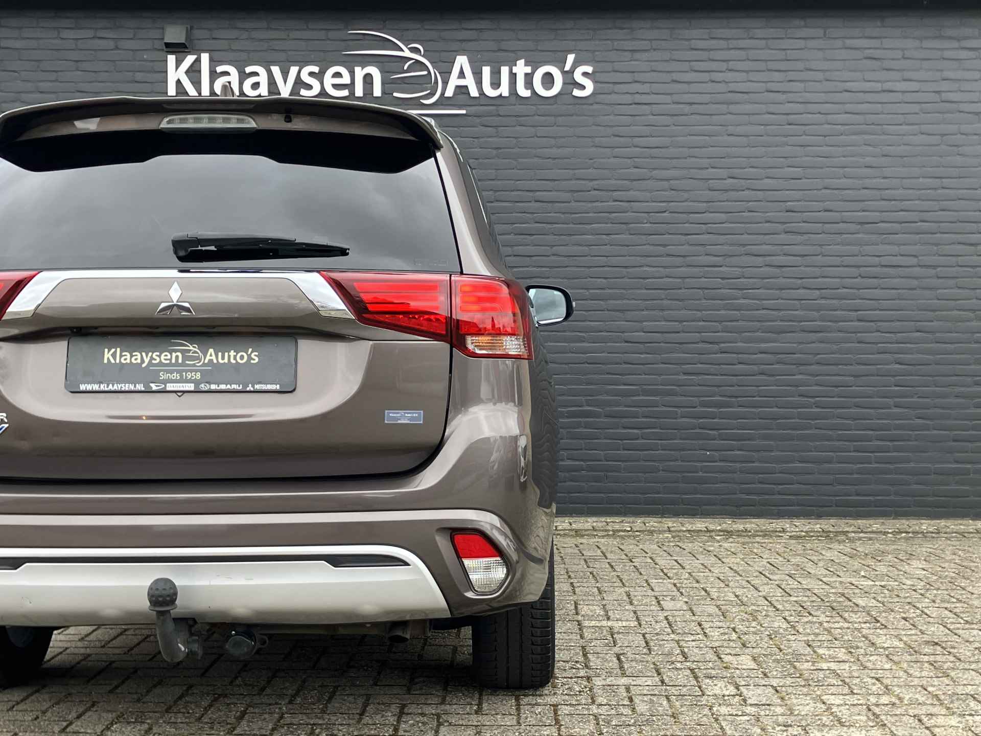 Mitsubishi Outlander 2.4 PHEV Intense+ 225 pk 4WD AUT. | 1e eigenaar | dealer onderhouden | trekhaak | navigatie | camera - 14/38