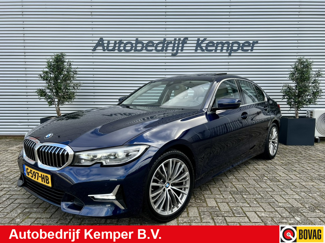 BMW 3-serie 320i High Executive Edition *INDIVIDUAL* I Harman Kardon I Schuifdak I Camera I Leder I VOL! BOVAG-garantie bij viaBOVAG.nl