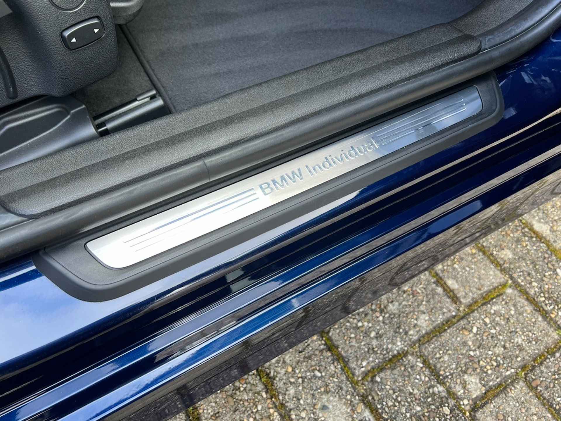 BMW 3-serie 320i High Executive Edition *INDIVIDUAL* I Harman Kardon I Schuifdak I Camera I Leder I VOL! BOVAG-garantie - 14/39
