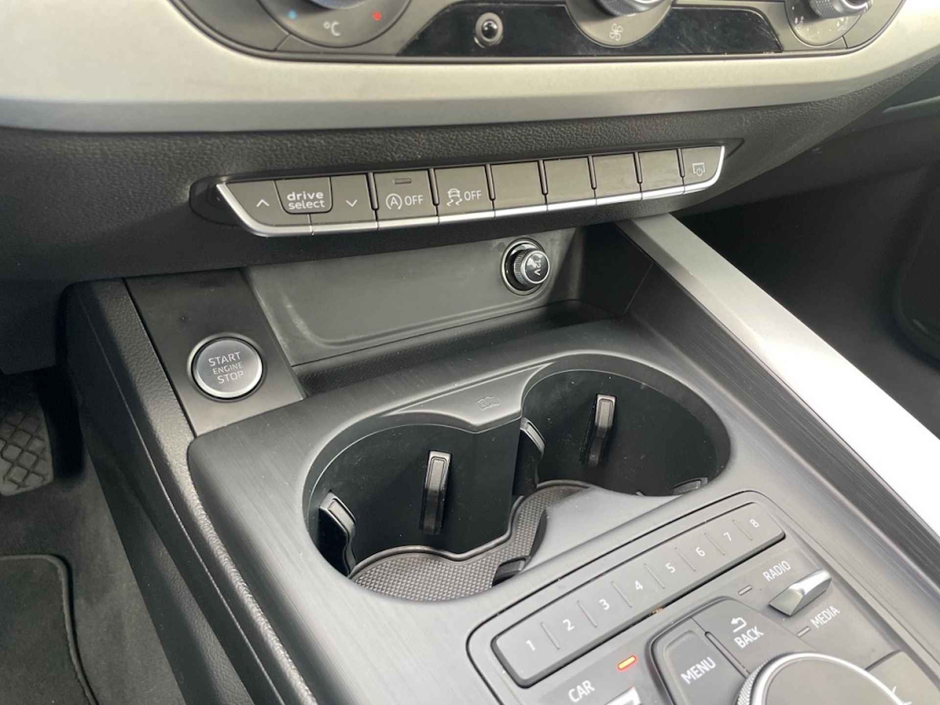 Audi A4 Avant 2.0 TDI ECC LM VELGEN CRUISE PDC 2019 - 34/38