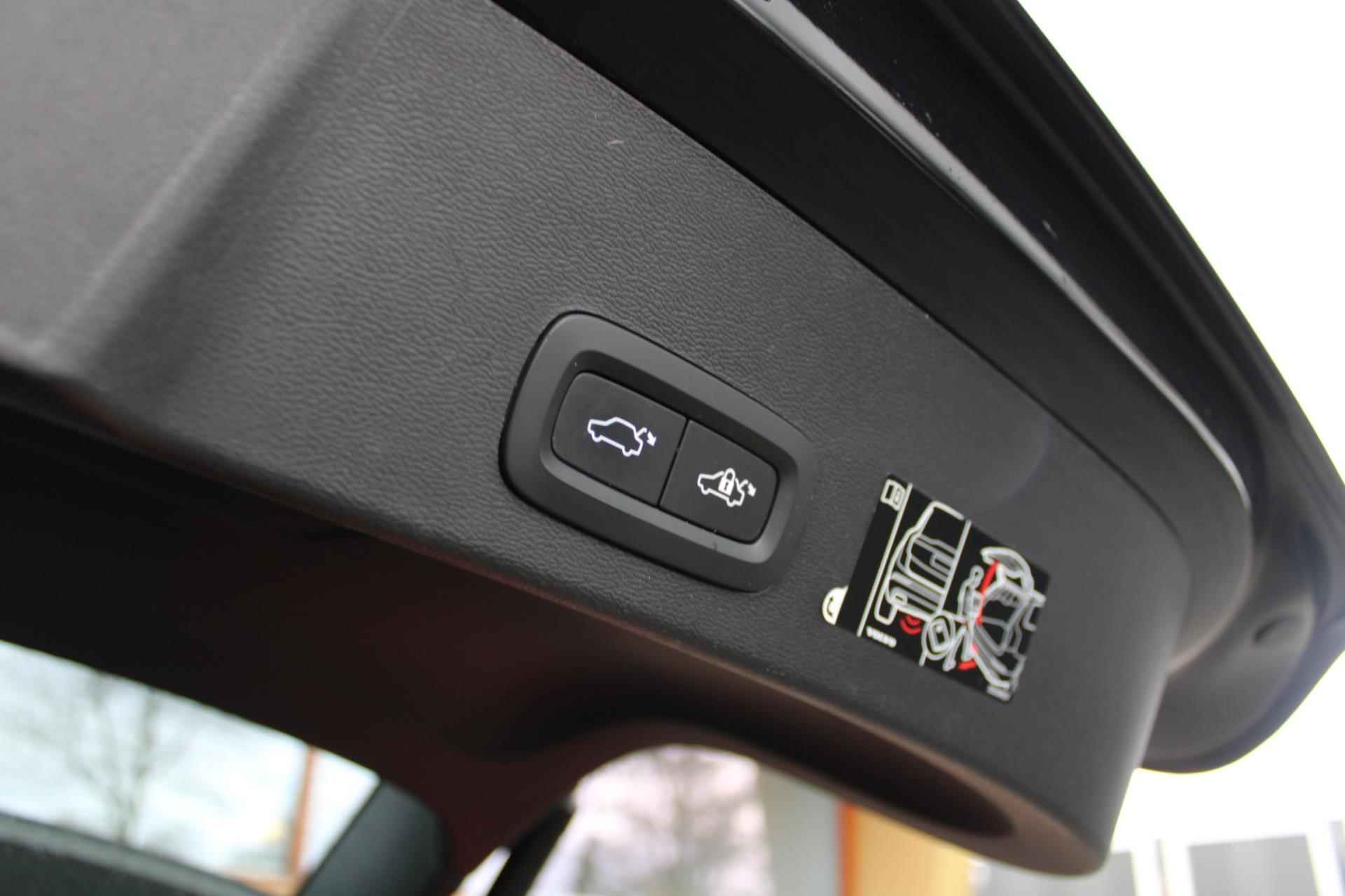 Volvo XC40 P8 AWD R-Design | Wegenbelastingvrij | Trekhaak | 360 camera | Panoramadak | Warmtepomp - 20/39