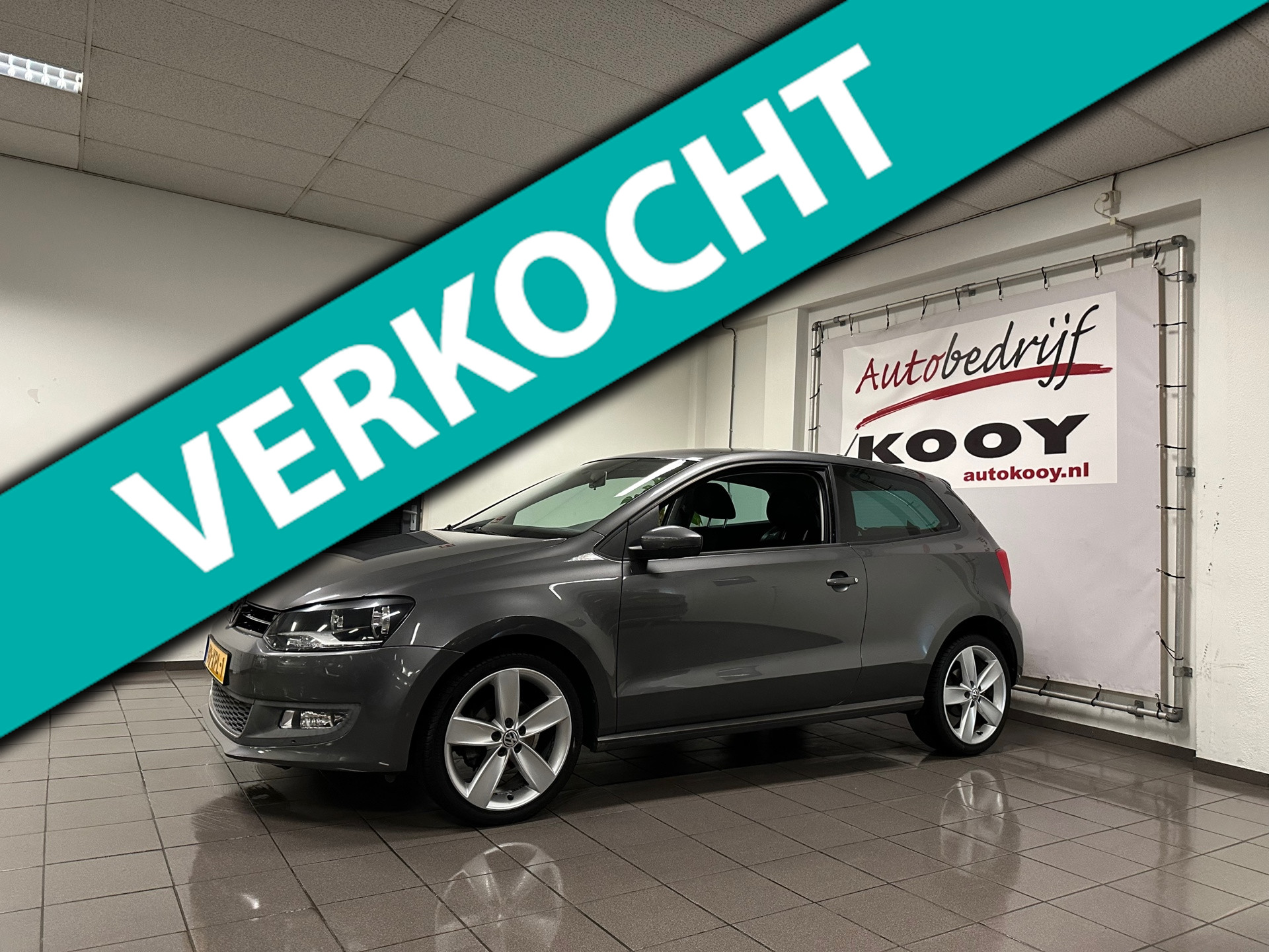 Volkswagen Polo 1.2 TSI Highline * Automaat / Navigatie / 17" LM Velgen / NL Auto *