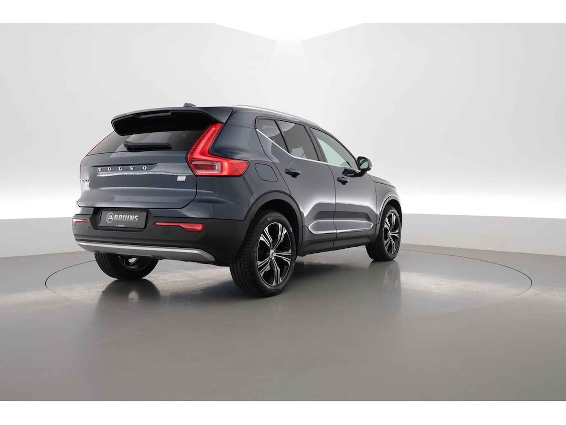 Volvo XC40 1.5 262 PK T5 Recharge Inscription, Pano-dak, 360 camera, H&K audio, Leer - 4/28