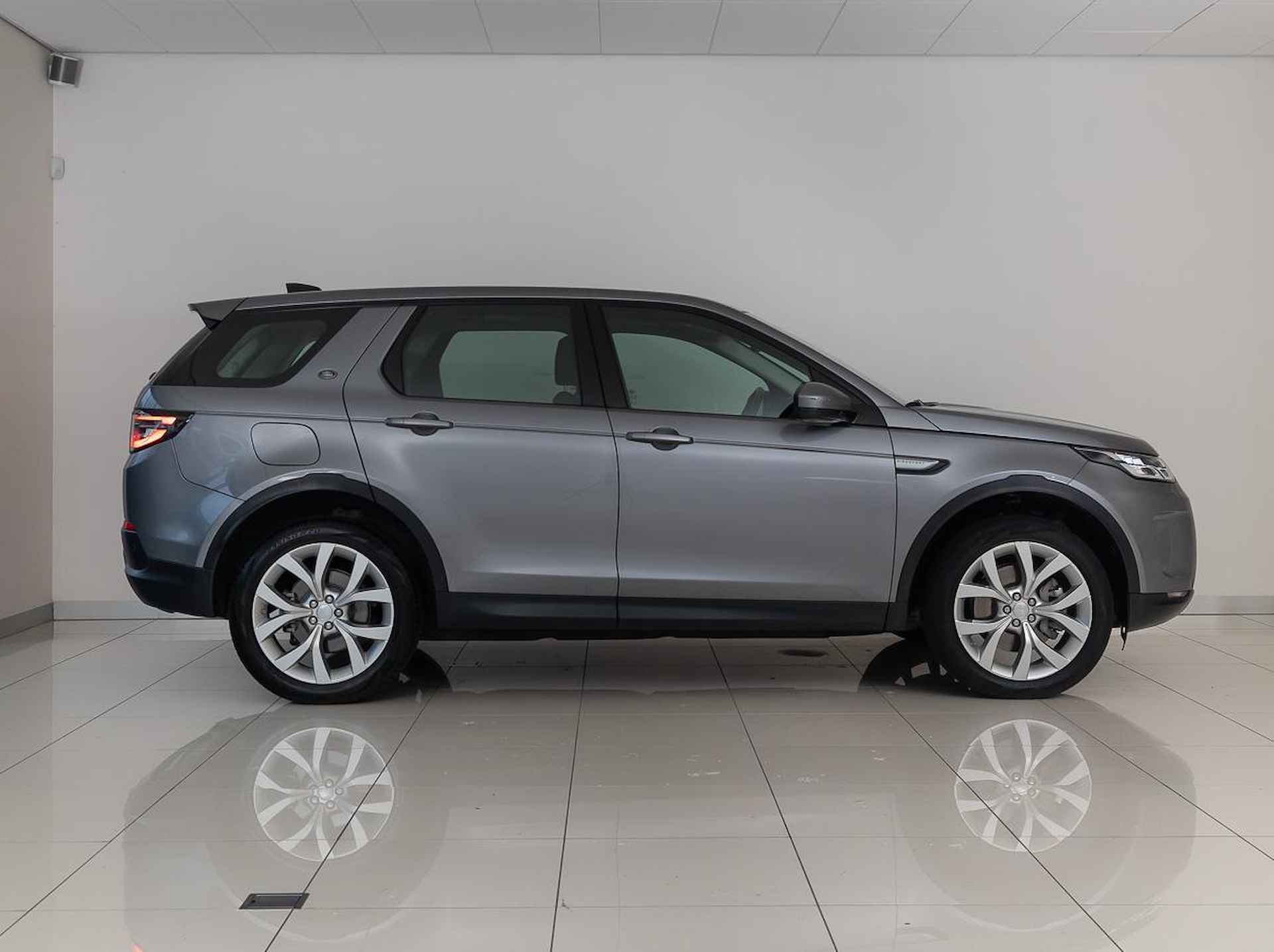 Land Rover Discovery Sport P300e 1.5 R-Dynamic SE | Trekhaak | 24 maaanden Approved - 6/25