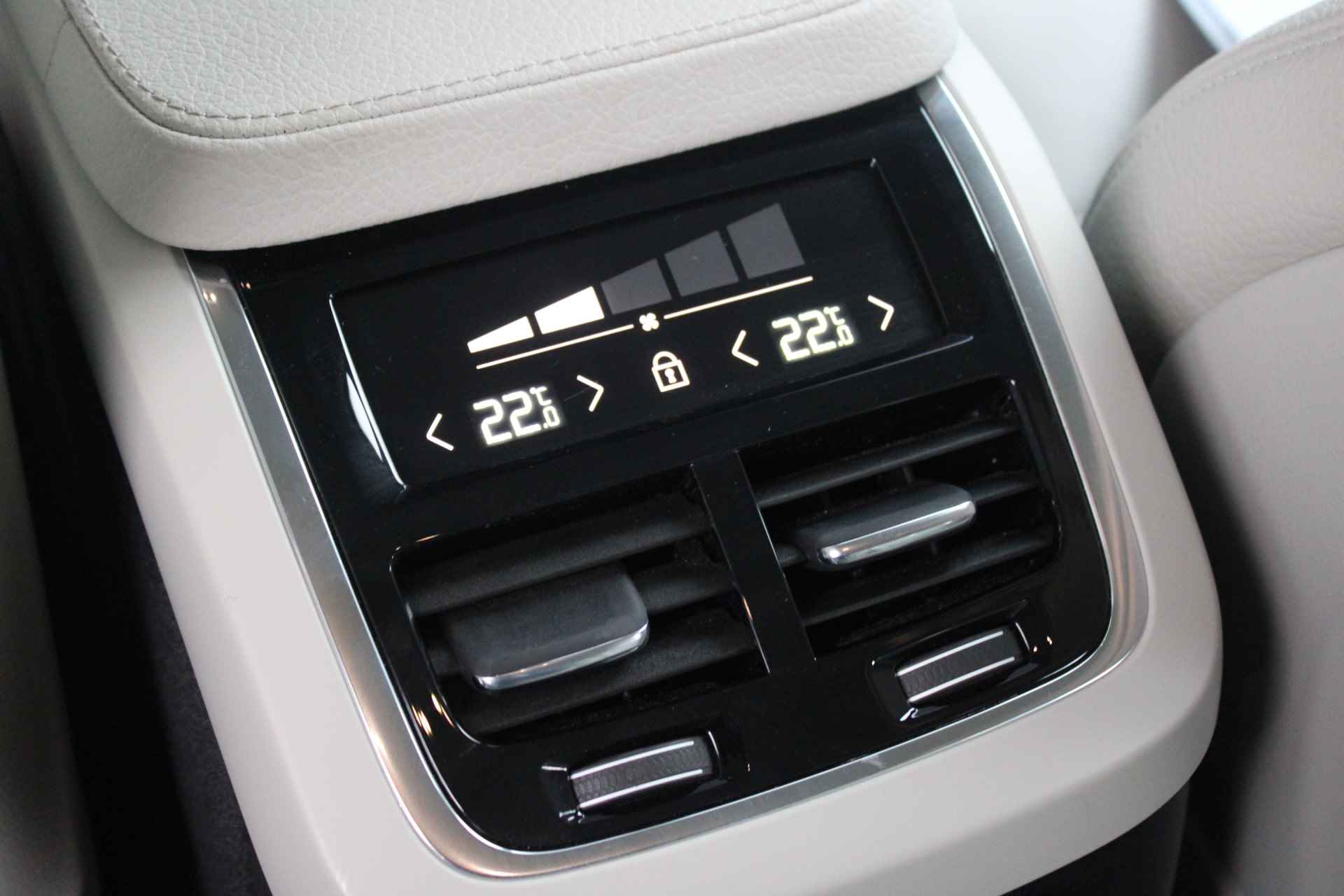 Volvo XC90 T8 GT Recharge AWD Inscription| Long range | 20'' | Full LED | Adaptieve cruise | Parkeercamera | Keyless | Blis | DAB - 14/33