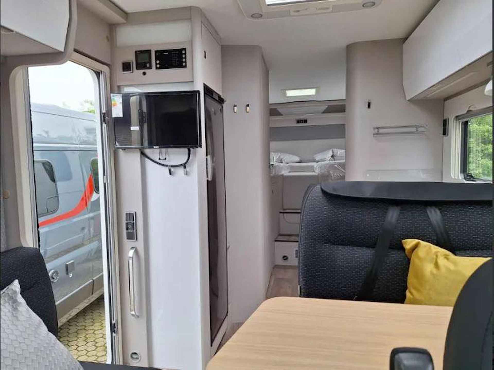 Hymer Tramp S 680 -2 APARTE BEDDEN-9G AUTOM - 16/24