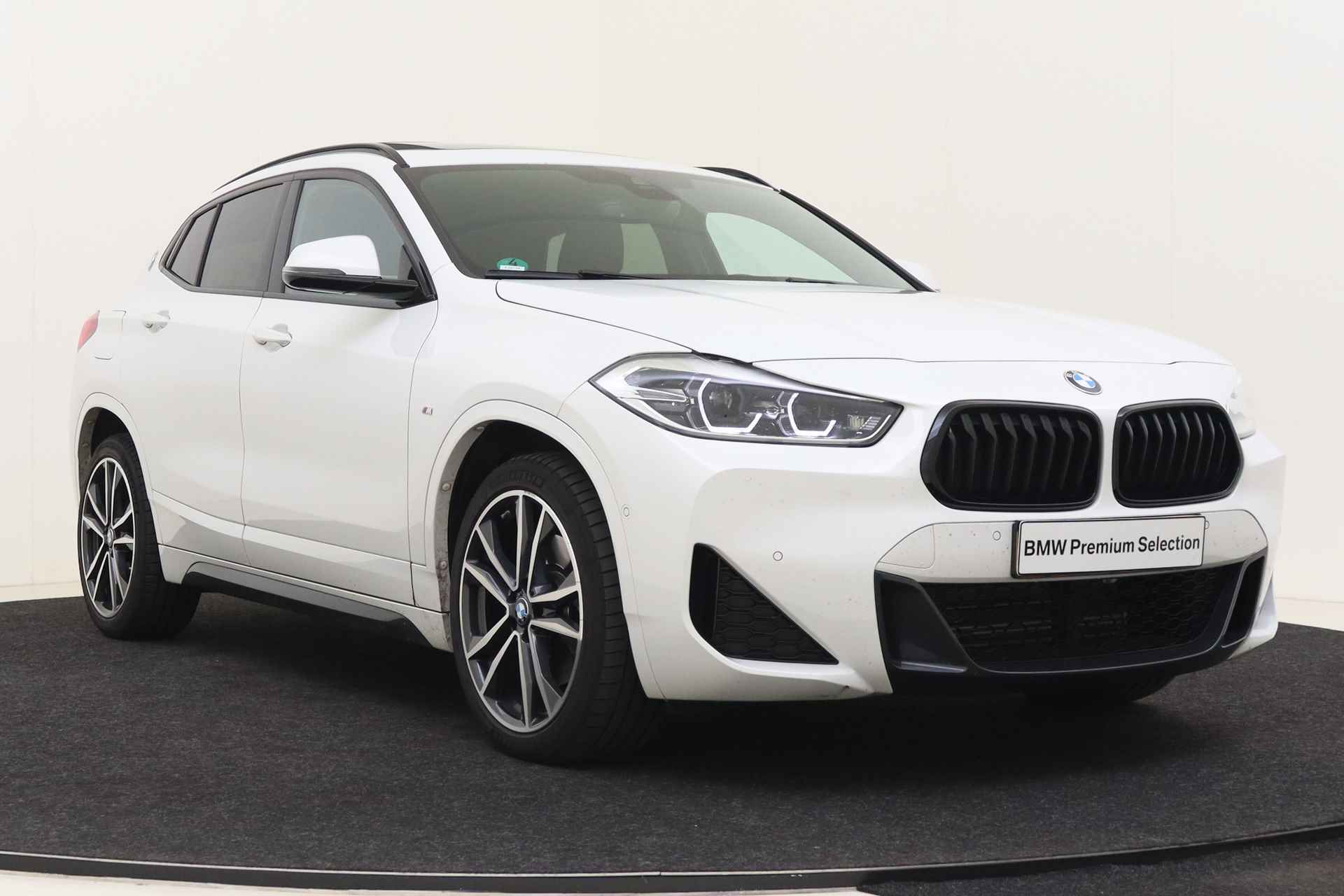 BMW X2 xDrive20i M Sport Automaat / Panoramadak / Trekhaak / Achteruitrijcamera / Active Cruise Control / Sportstoelen / LED / Park Assistant - 14/59