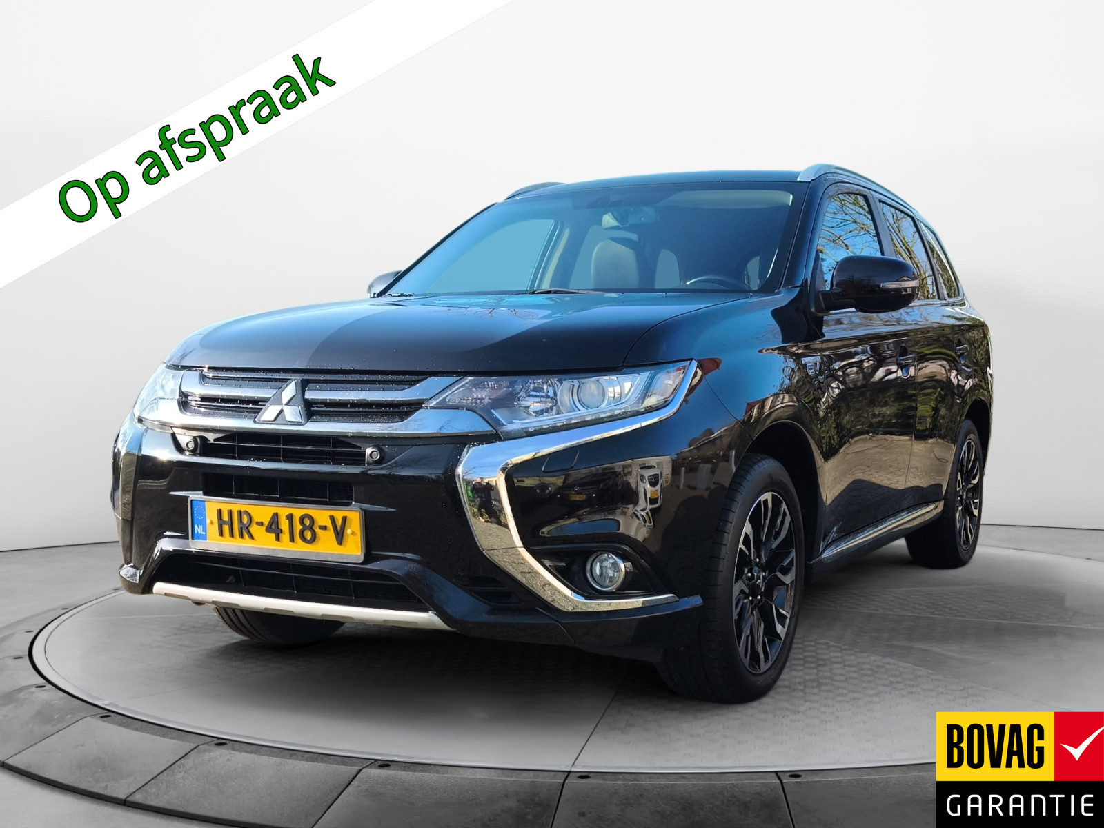 Mitsubishi Outlander 2.0 PHEV Executive Edition (122 PK) 2e-Eig. Keurig-Onderh. BOVAG-Garantie. NL-Auto. Half-Leer, Trekhaak, Navigatie, Cruisecontrol, Keyless-Entry/Start, Parkeersensoren-V+A, Achteruitrijcamera, Premium-Audio, Bluetooth, DAB, Stoelverwarming, Licht-Zicht-Pakket, Lm-Velgen-18Inch, Privacy-Glas