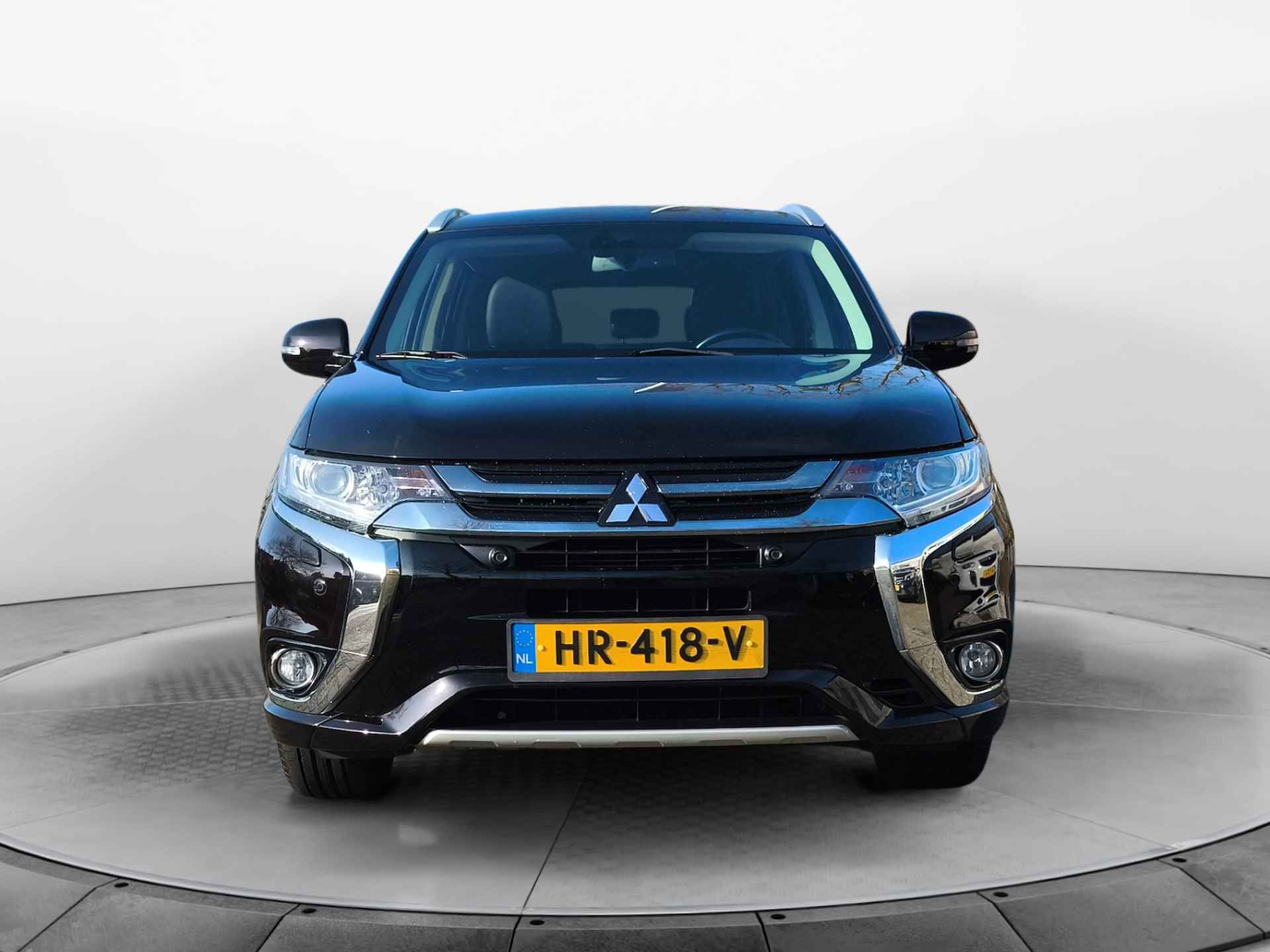 Mitsubishi Outlander 2.0 PHEV Executive Edition (122 PK) 2e-Eig. Keurig-Onderh. BOVAG-Garantie. NL-Auto. Half-Leer, Trekhaak, Navigatie, Cruisecontrol, Keyless-Entry/Start, Parkeersensoren-V+A, Achteruitrijcamera, Premium-Audio, Bluetooth, DAB, Stoelverwarming, Licht-Zicht-Pakket, Lm-Velgen-18Inch, Privacy-Glas - 10/36