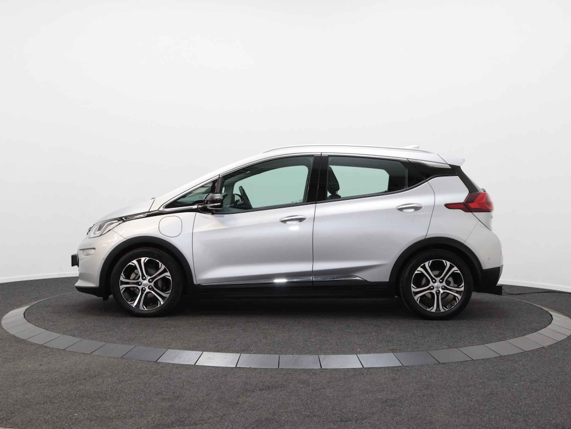 Opel Ampera-e Business exec 60kWh | DAB | Camera | Carplay | Stoel Verwarming - 11/47