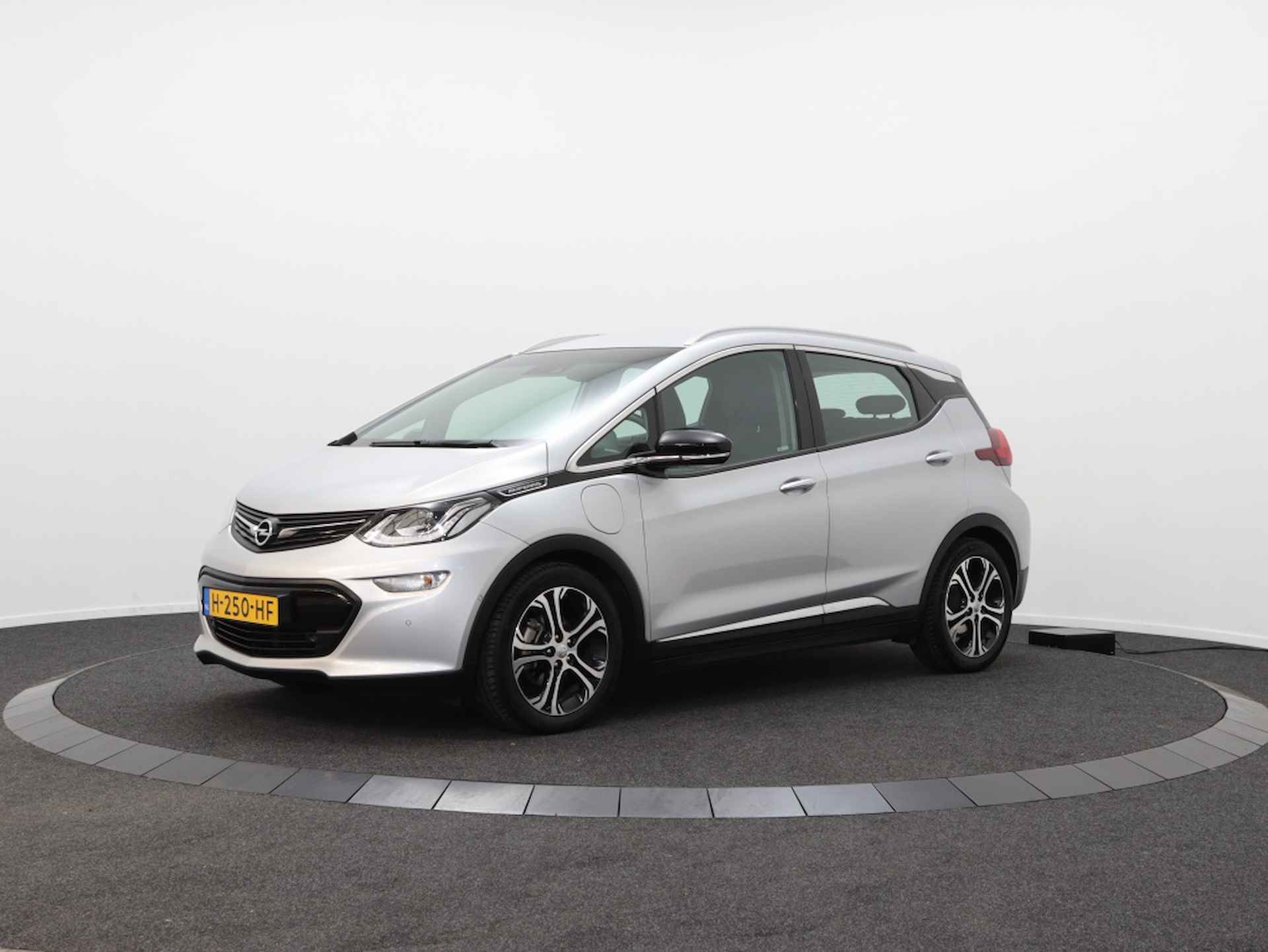 Opel Ampera-e Business exec 60kWh | DAB | Camera | Carplay | Stoel Verwarming - 12/47