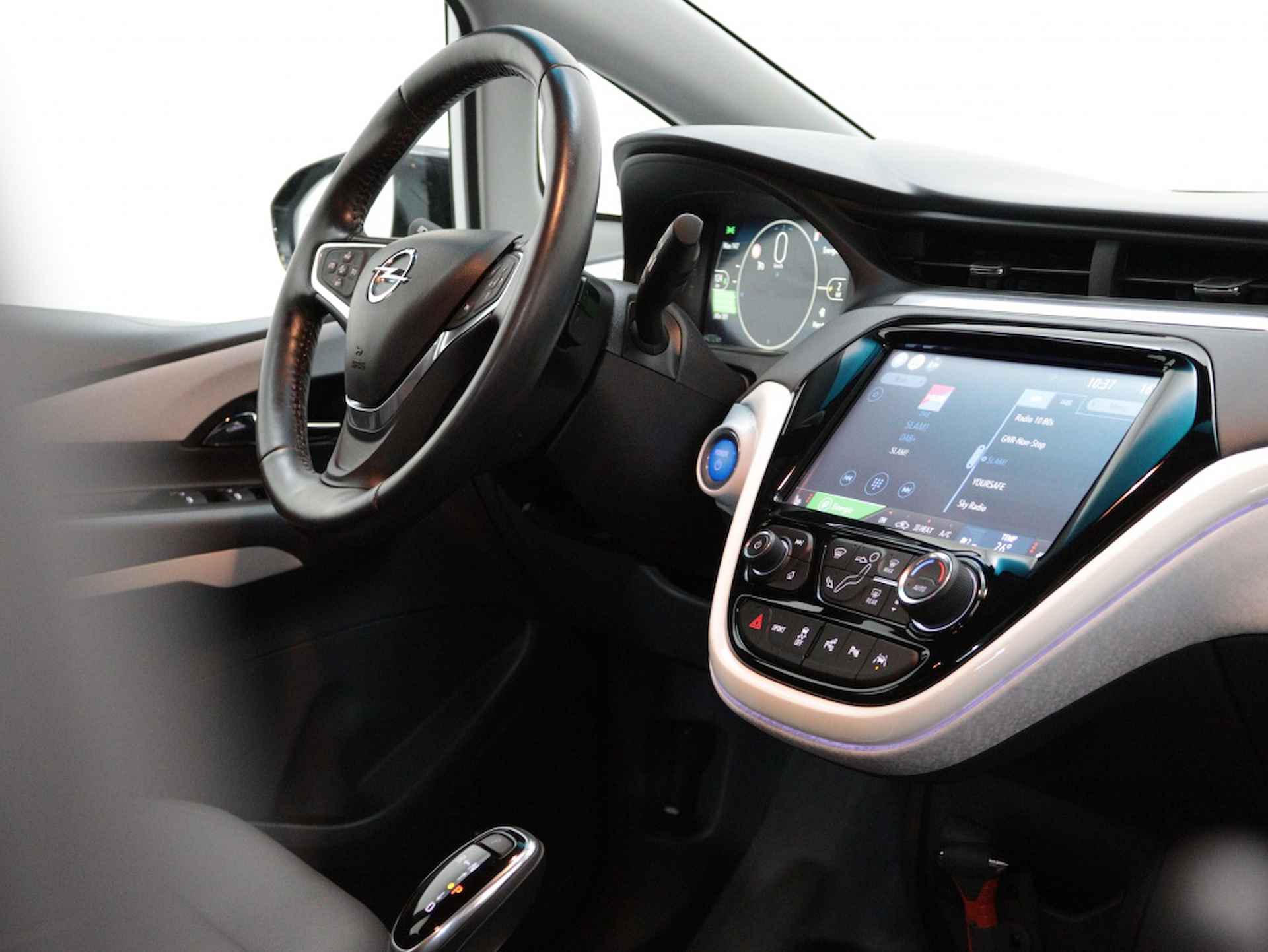 Opel Ampera-e Business exec 60kWh | DAB | Camera | Carplay | Stoel Verwarming - 34/47