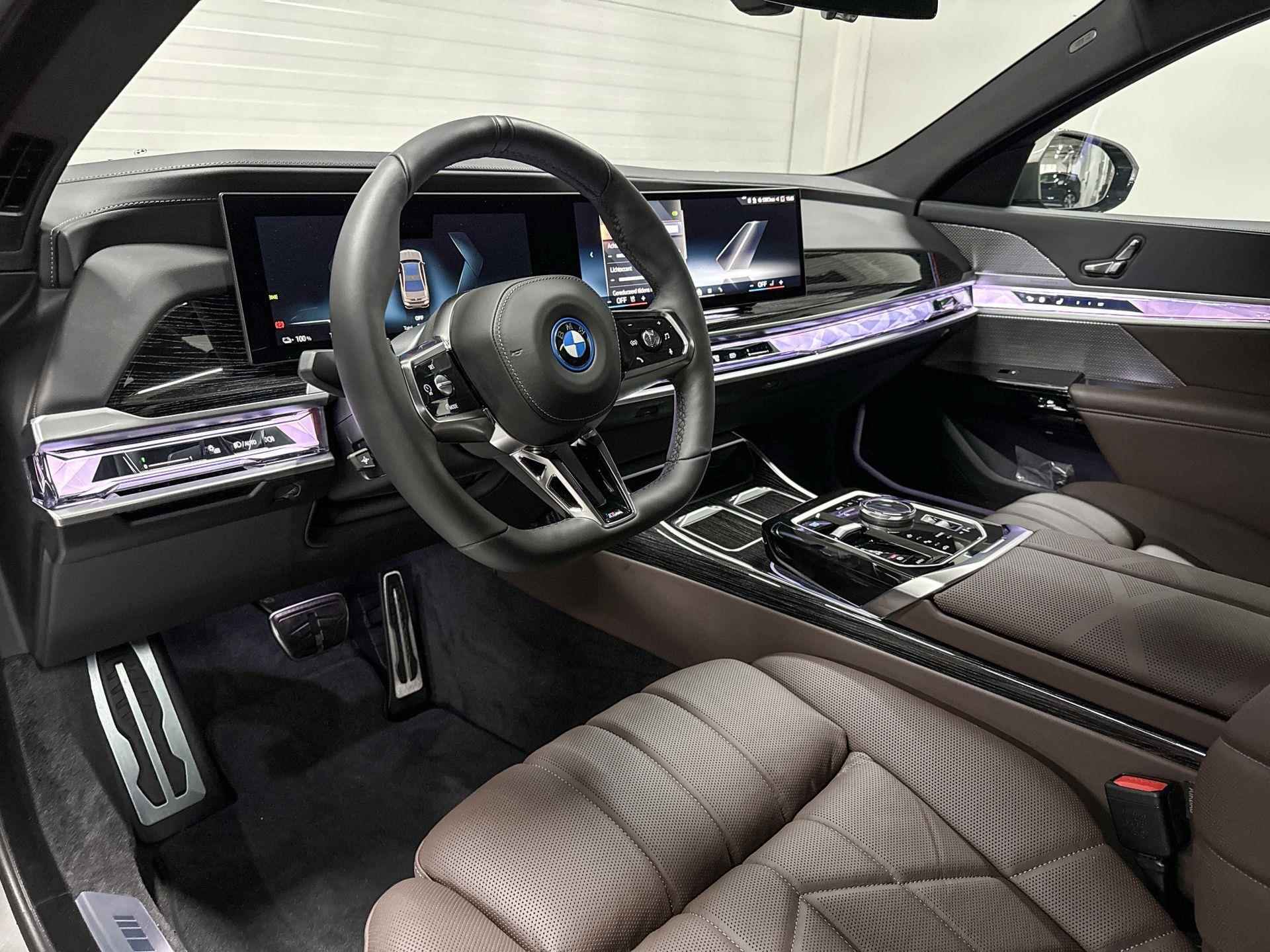 BMW i7 eDrive50 | M-Sport | Innovation Pack | Connoisseur Pack | Driving Assistant Professional | Sky Lounge - 24/25