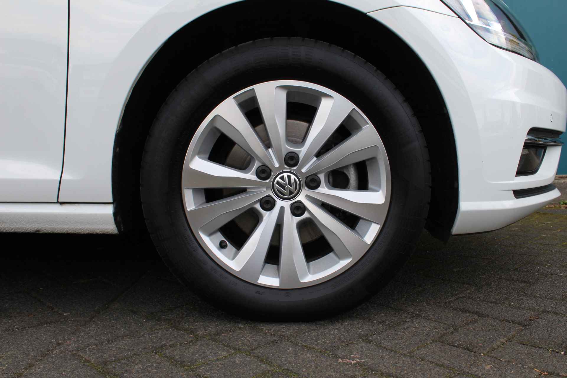 Volkswagen GOLF Variant 1.0 TSI DSG AUT. Comfortline Exec./ECC/NAV/ADAPT.CRUISE/LMV/PDC. - 8/24