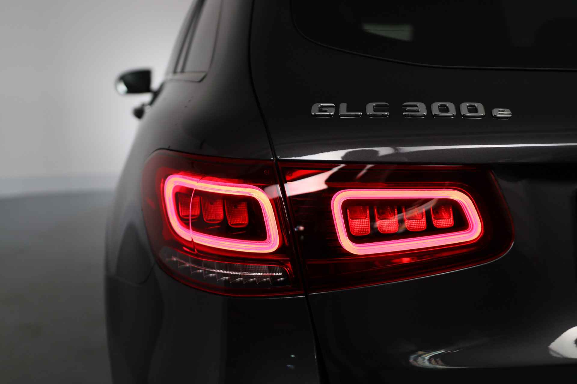 Mercedes-Benz GLC 300e 4MATIC Business Solution AMG | Elektr Trekhaak | Leder/Alcantara | Led | Stoelverwarming | Keyless - 27/46
