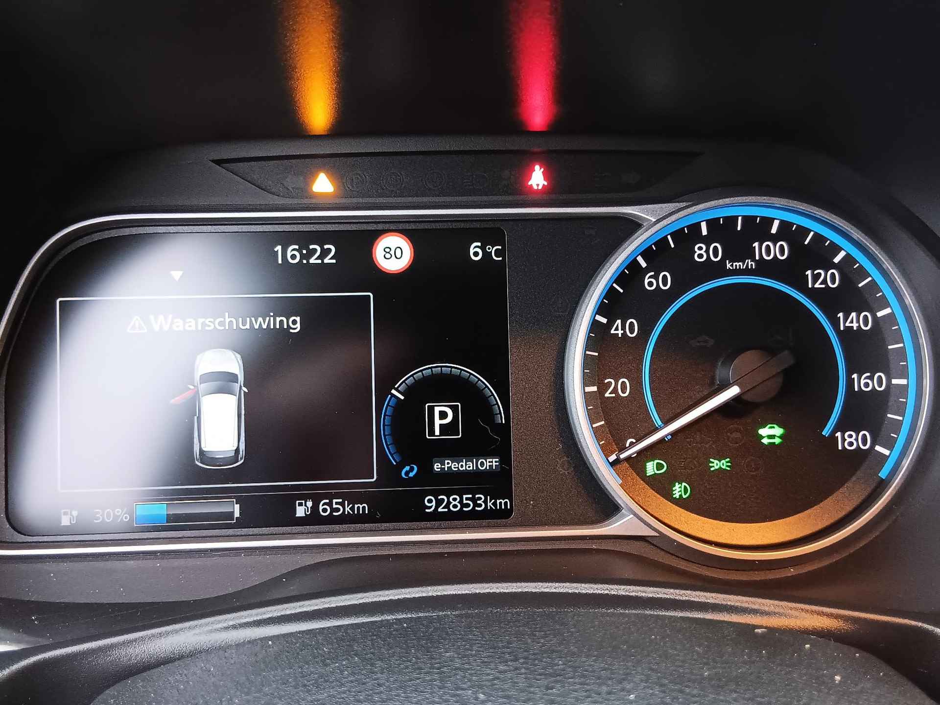 Nissan LEAF N-Connecta 40 kWh Navigatie / Parkeercamera / Stoelverwarming - 14/33