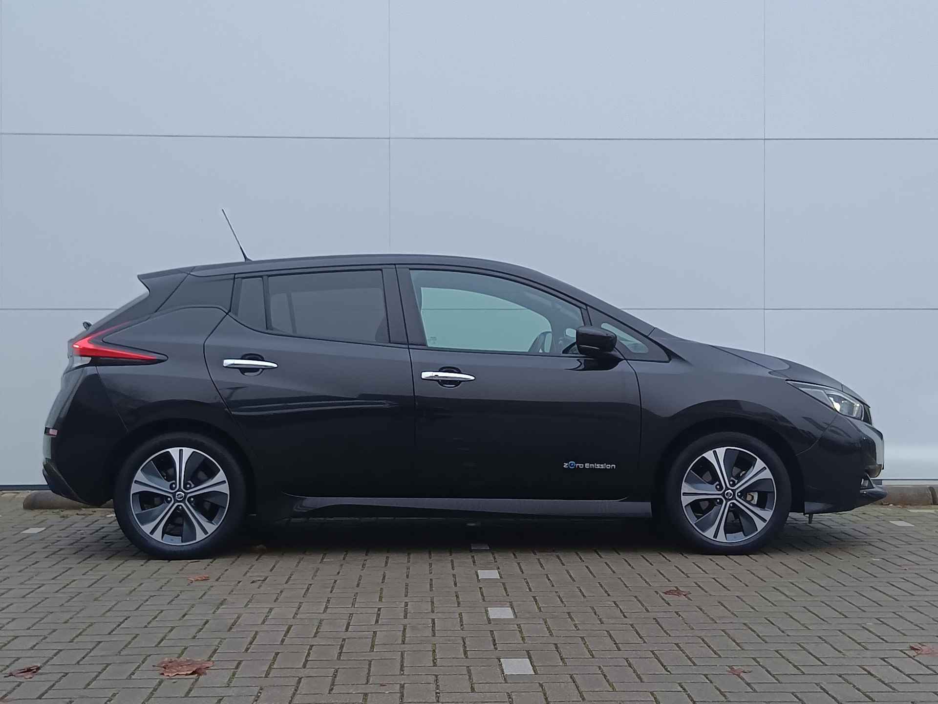 Nissan LEAF N-Connecta 40 kWh Navigatie / Parkeercamera / Stoelverwarming - 32/33