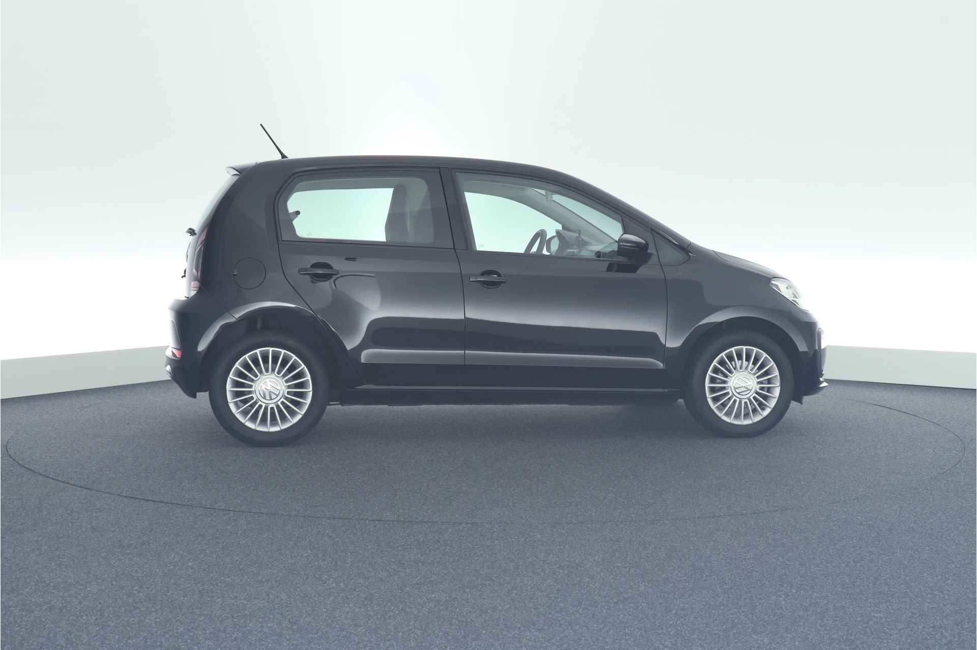 Volkswagen up! 1.0 60pk BMT move up! 15'' LMV Airco - 8/26