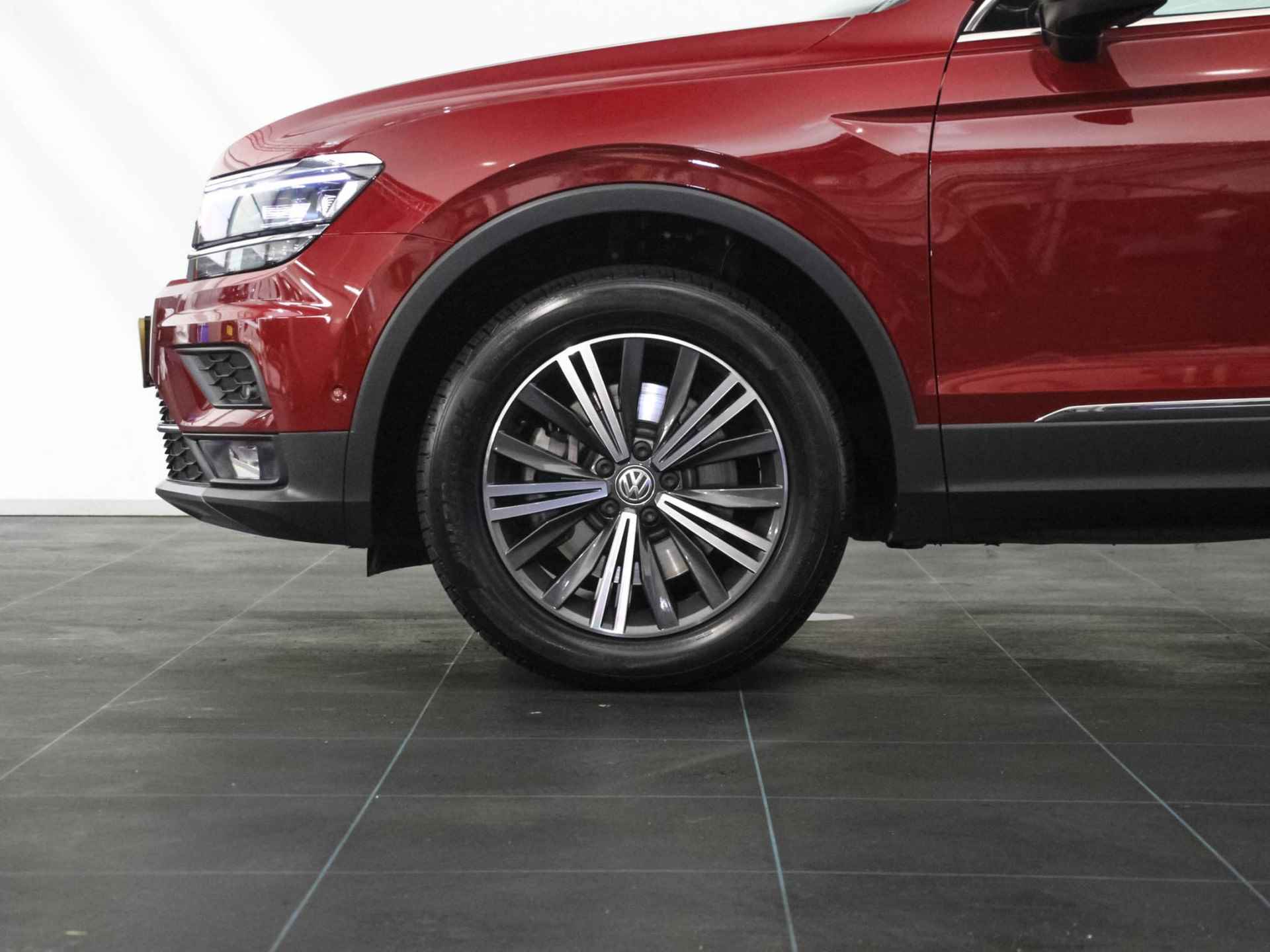 Volkswagen Tiguan Allspace 2.0 TSI 4Motion Highline 7p. | Panoramadak | Head-Up Display | Vol-Leder | Apple Carplay/Android Auto | Camera | Stoelverwarming | Rijklaarprijs! - 7/33
