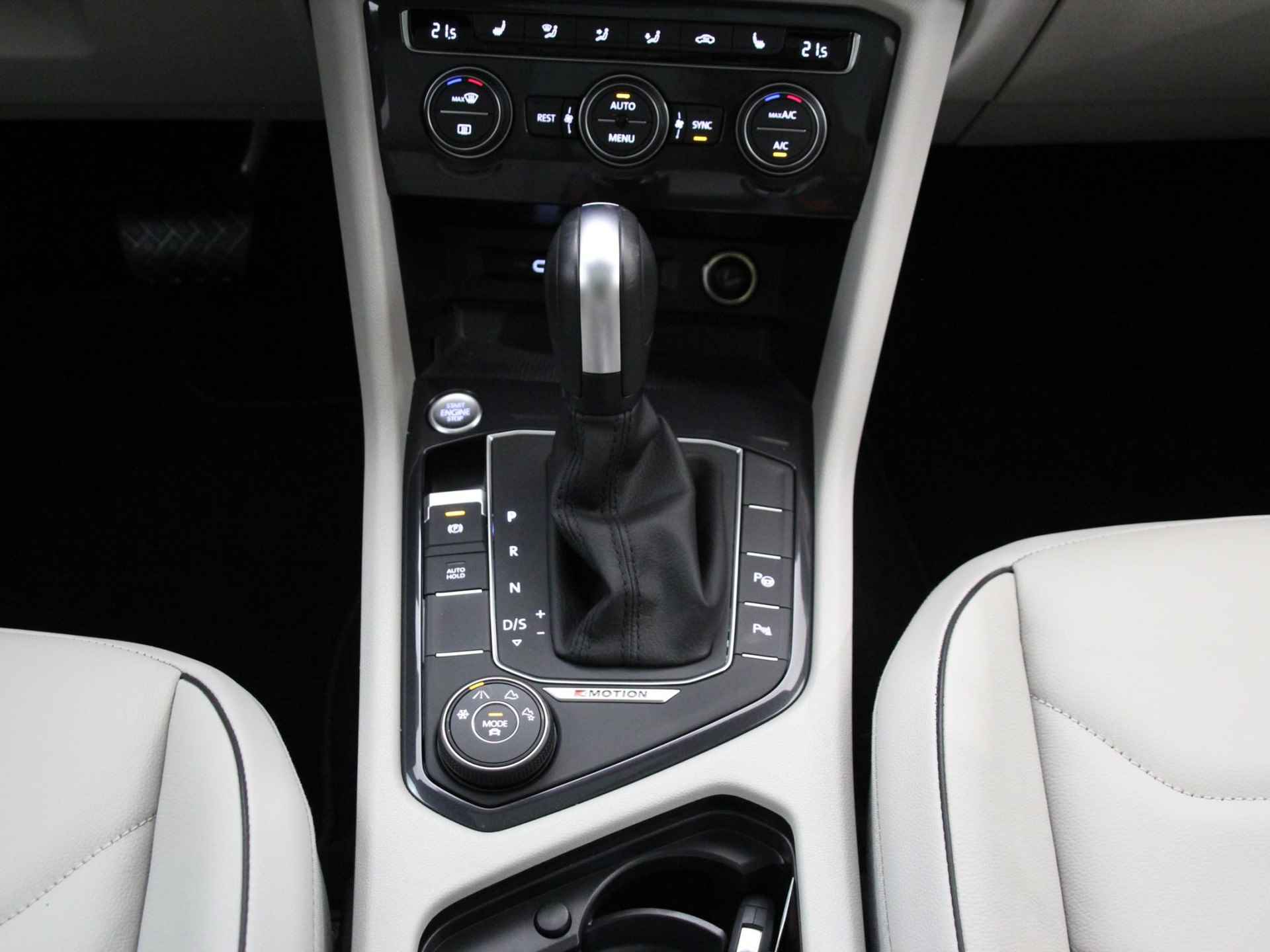 Volkswagen Tiguan Allspace 2.0 TSI 4Motion Highline 7p. | Panoramadak | Head-Up Display | Vol-Leder | Apple Carplay/Android Auto | Camera | Stoelverwarming | Rijklaarprijs! - 22/33