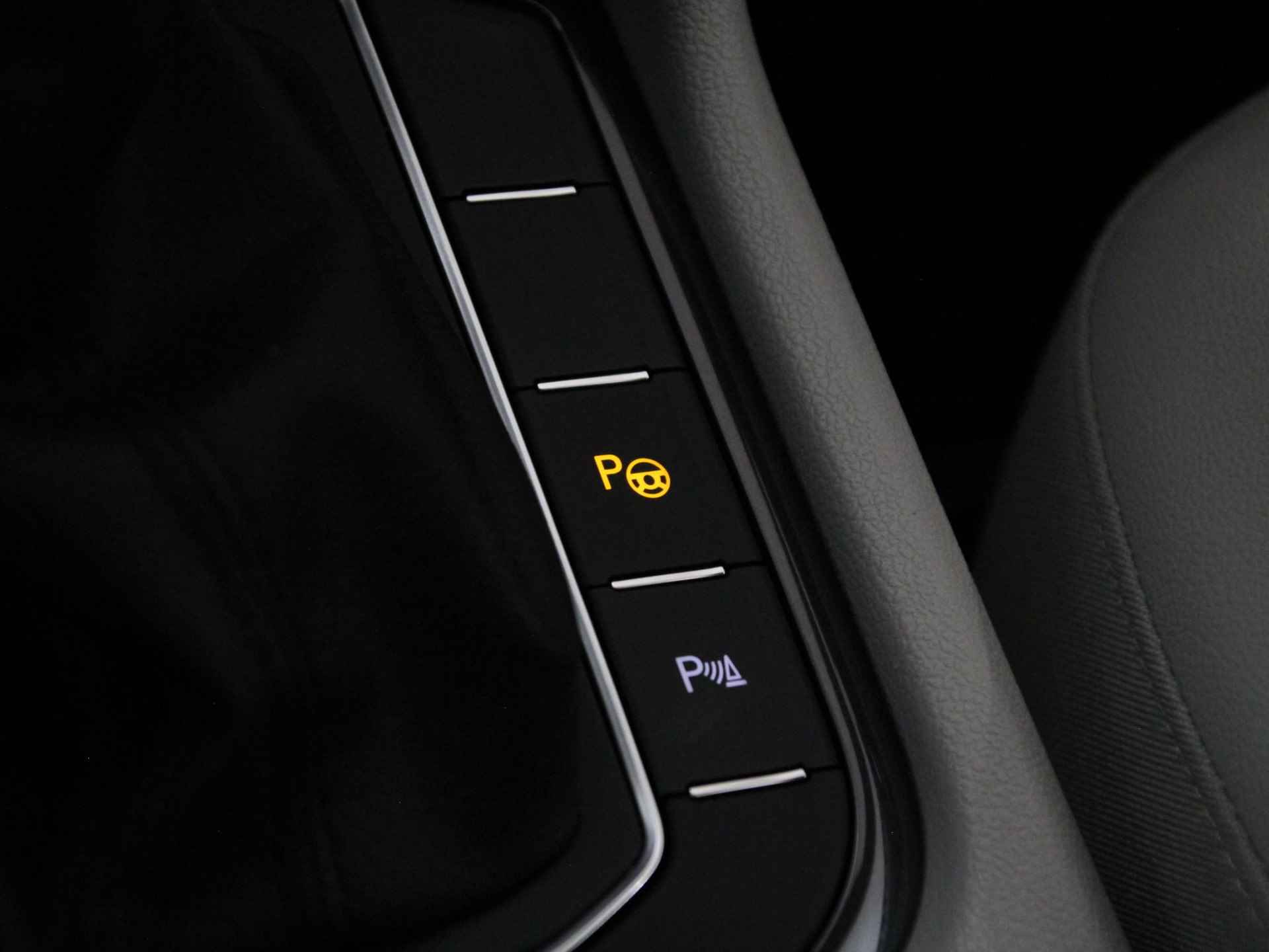 Volkswagen Tiguan Allspace 2.0 TSI 4Motion Highline 7p. | Panoramadak | Head-Up Display | Vol-Leder | Apple Carplay/Android Auto | Camera | Stoelverwarming | Rijklaarprijs! - 31/33