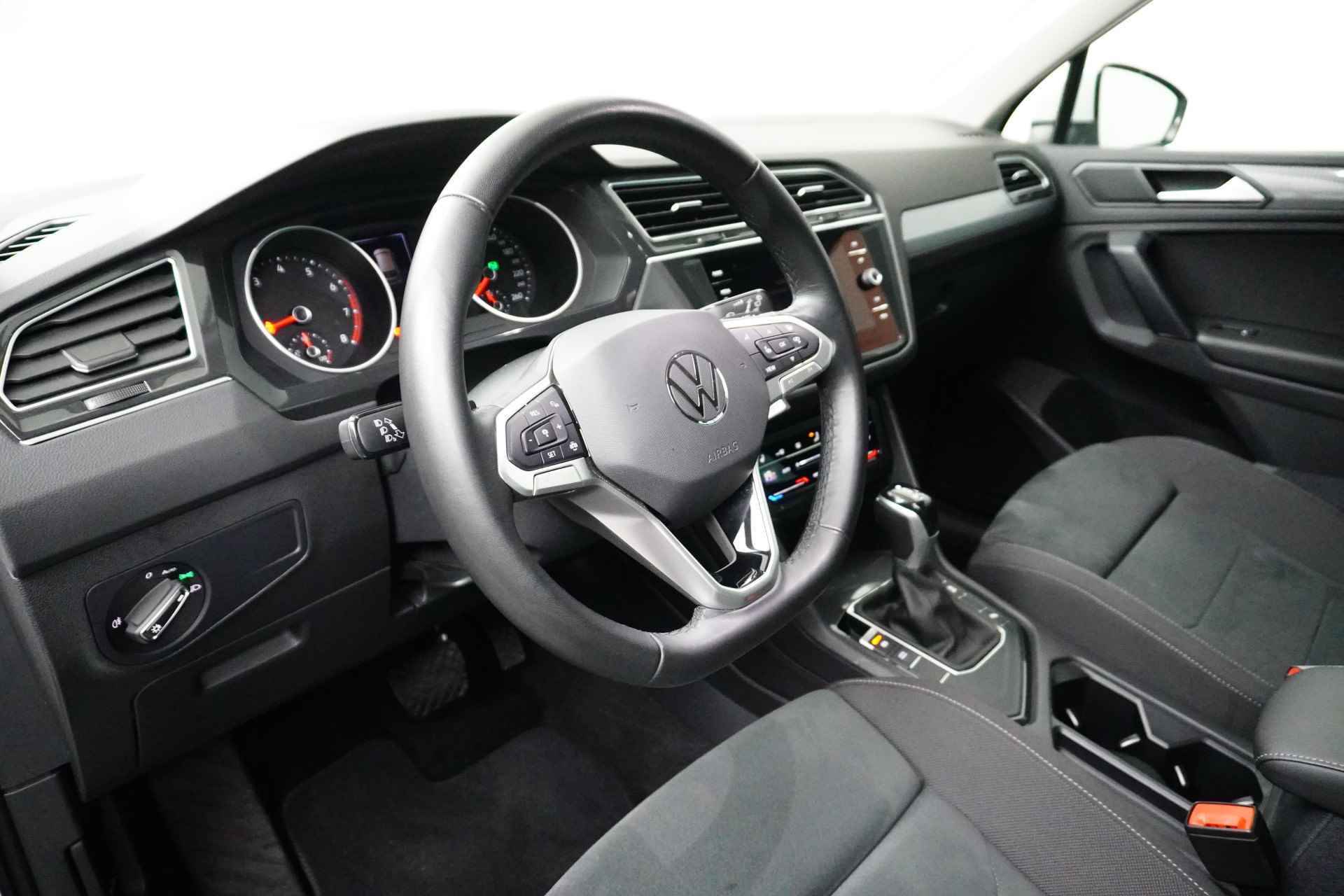 Volkswagen Tiguan 1.5 TSI 150PK DSG-7 Life + | TREKHAAK | NAVI BY APP | CAMERA | STOELVERW. - 16/28