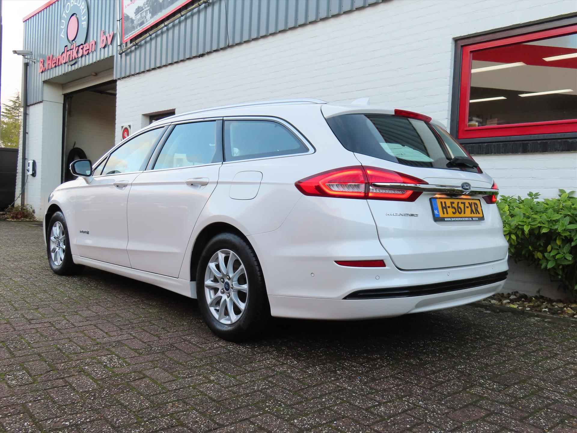 Ford Mondeo Wagon 2.0 HEV 187pk eCVT Titanium/ Parelmoer wit/ Adaptieve cruise/ Keyless entry/ Camera achter/ Navi/ DAB/ Apple Carplay/ 1 Eigenaar/ Origineel NL/ NAP - 40/42